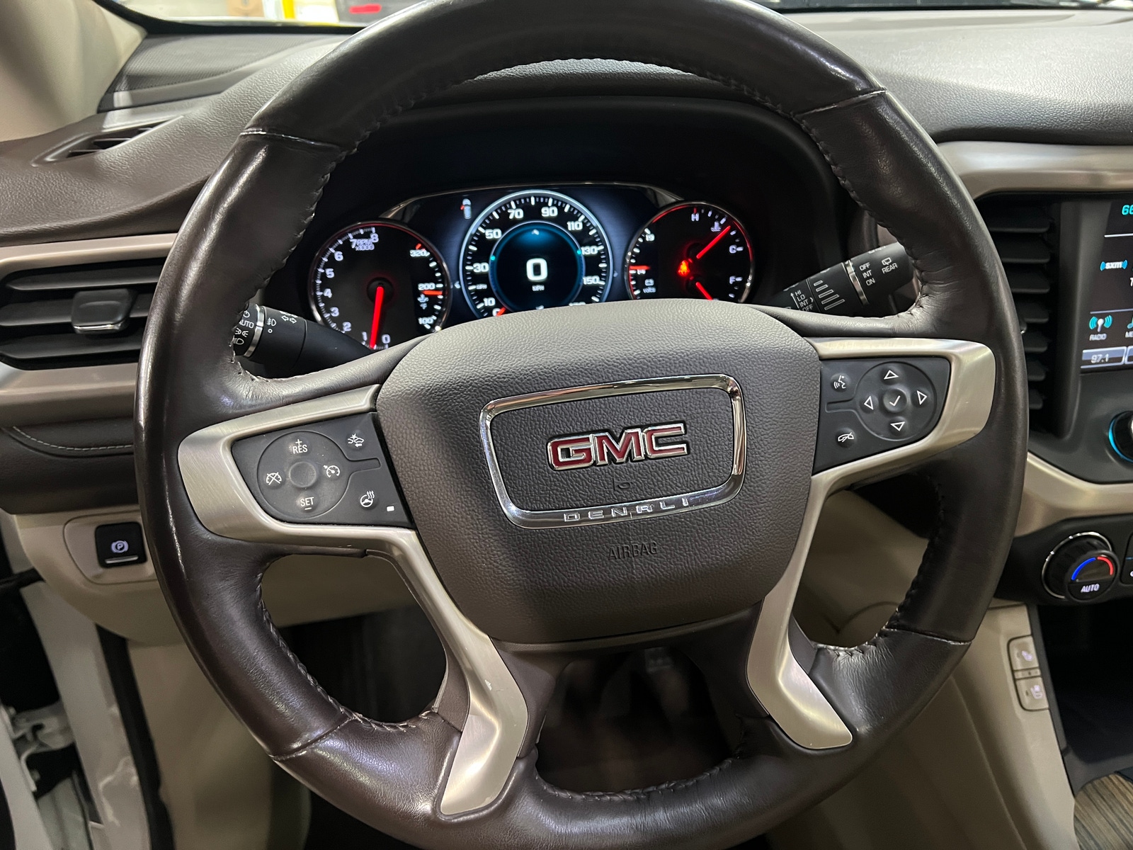 Thumbnail: 2017 GMC Acadia - 4