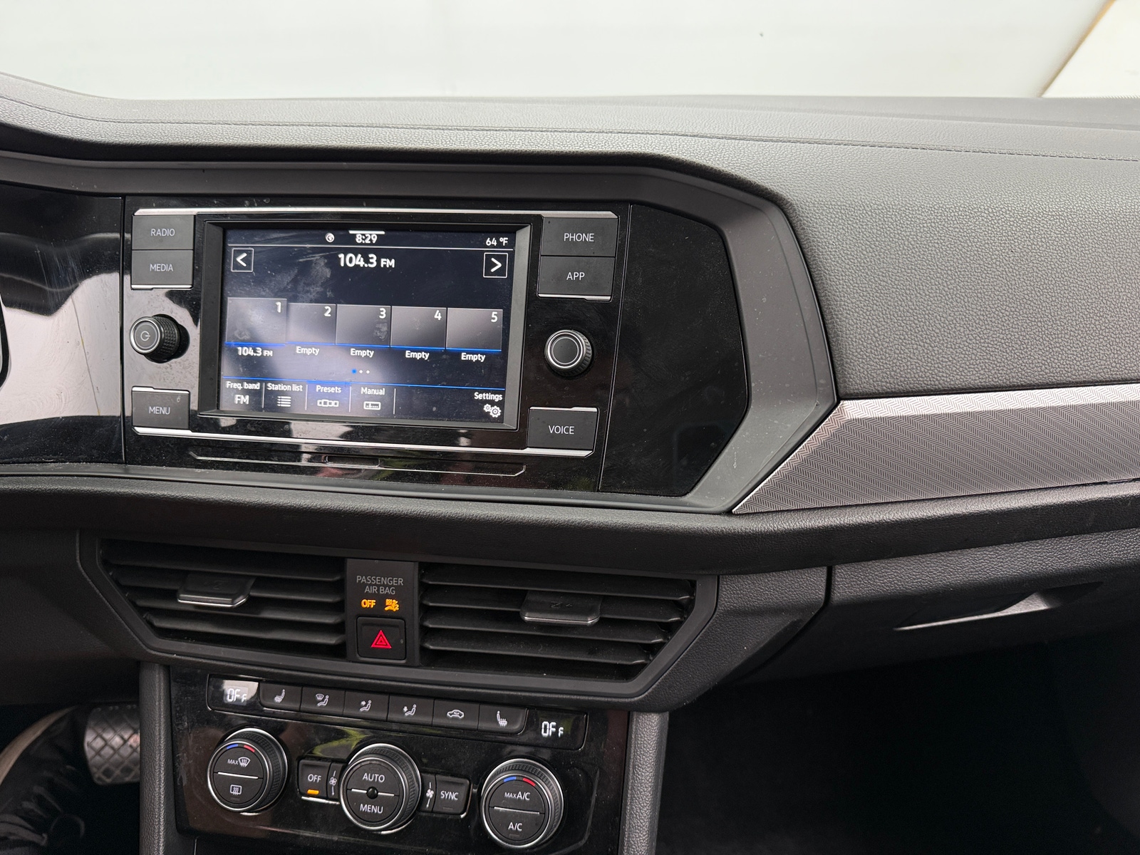 Thumbnail: 2020 Volkswagen Jetta - 3