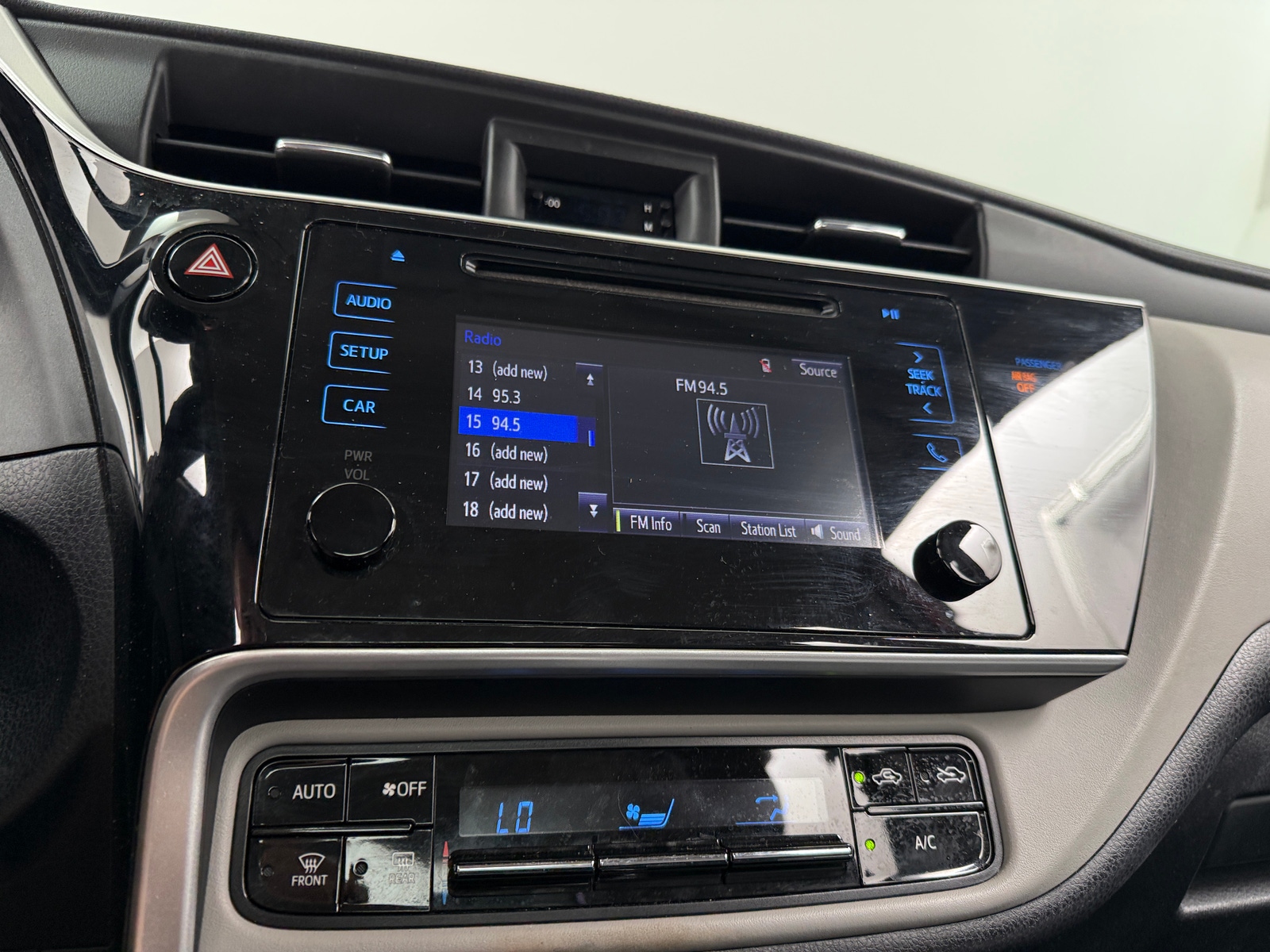 Thumbnail: 2018 Toyota Corolla - 4