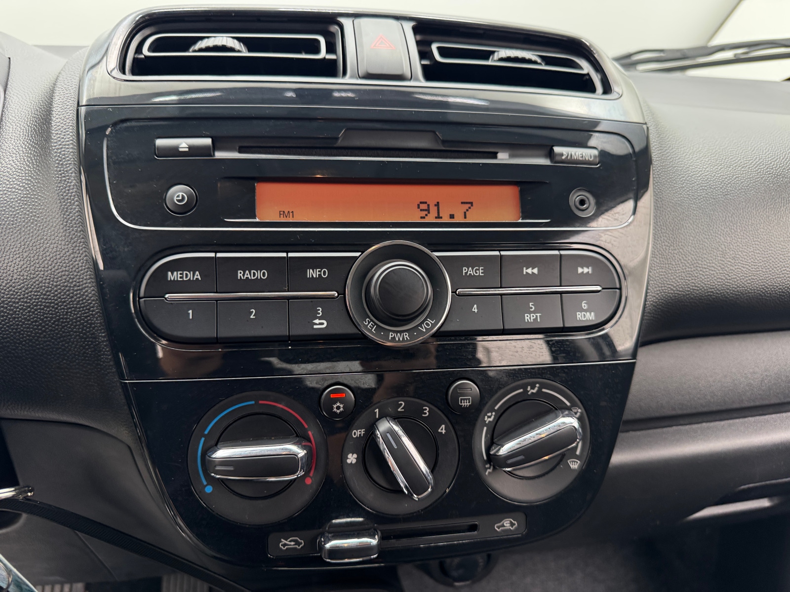 Thumbnail: 2017 Mitsubishi Mirage - 4