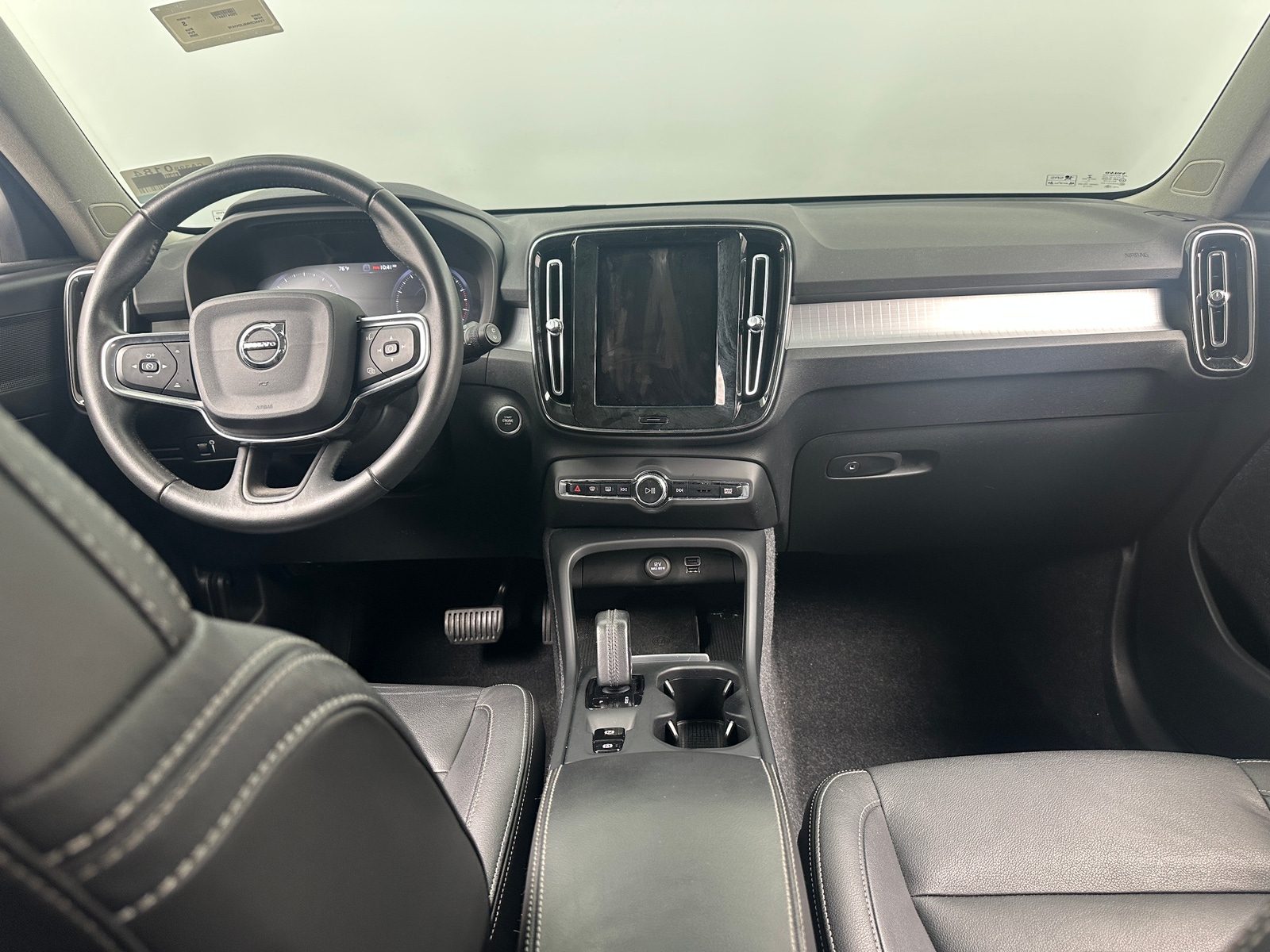 Thumbnail: 2020 Volvo XC40 - 2