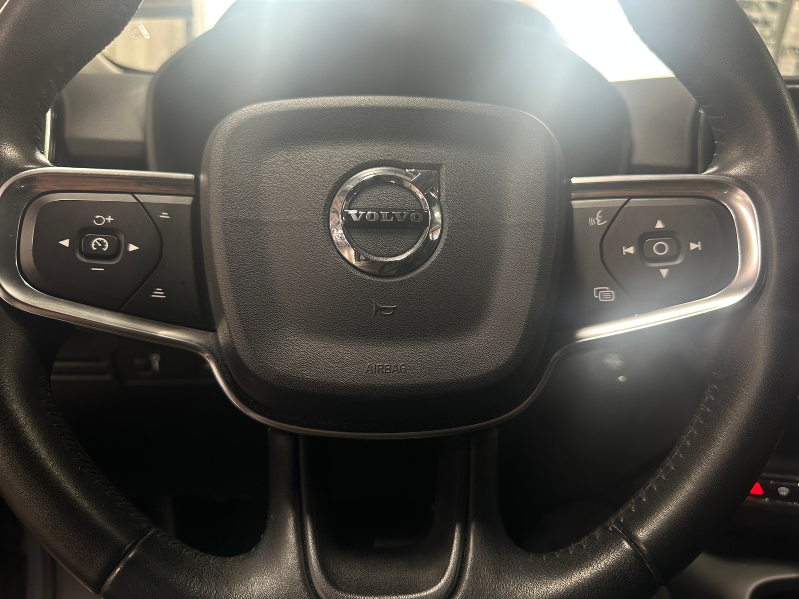Thumbnail: 2020 Volvo XC40 - 4