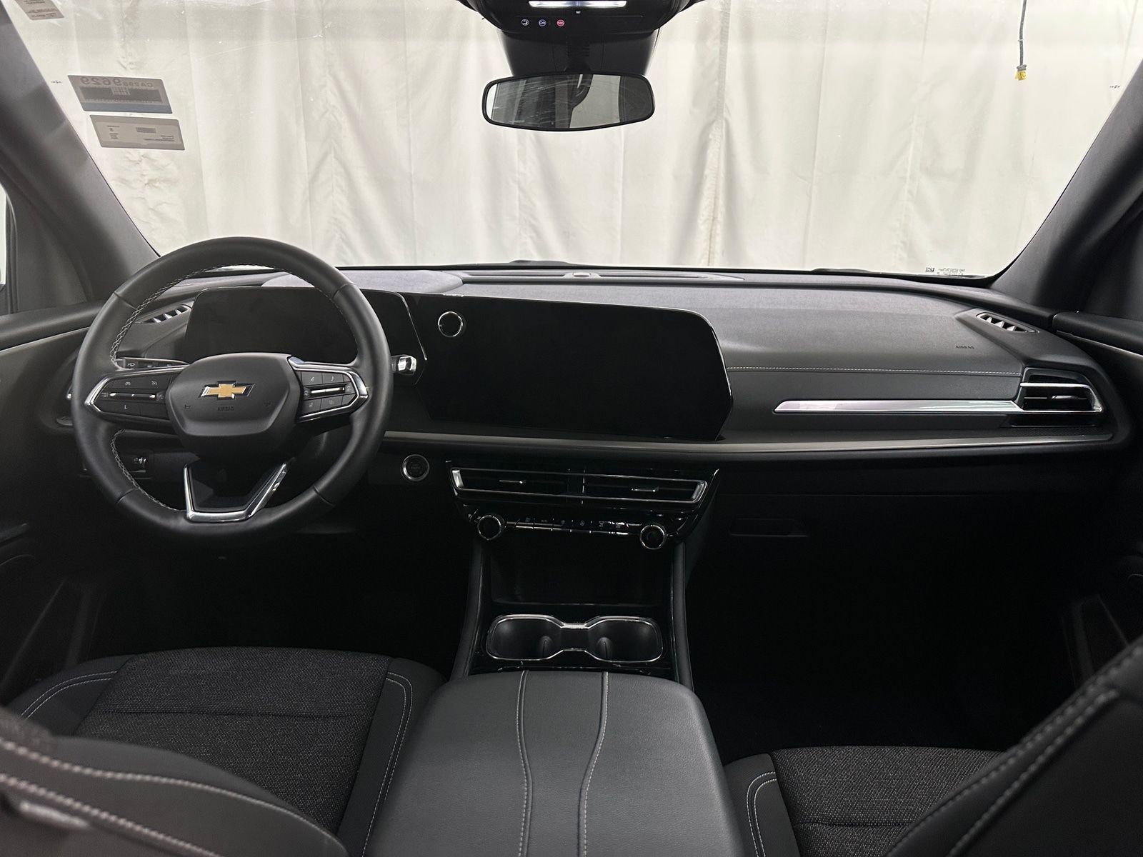 Thumbnail: 2025 Chevrolet Traverse - 3