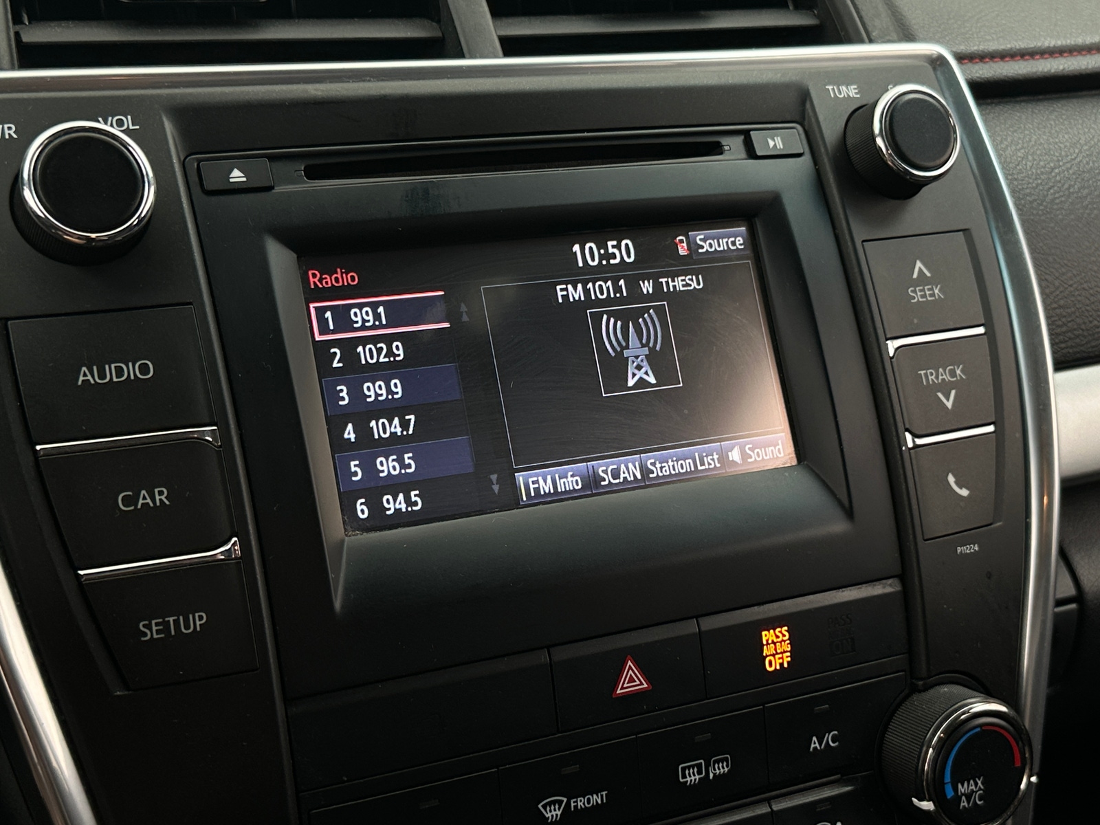 Thumbnail: 2016 Toyota Camry - 4