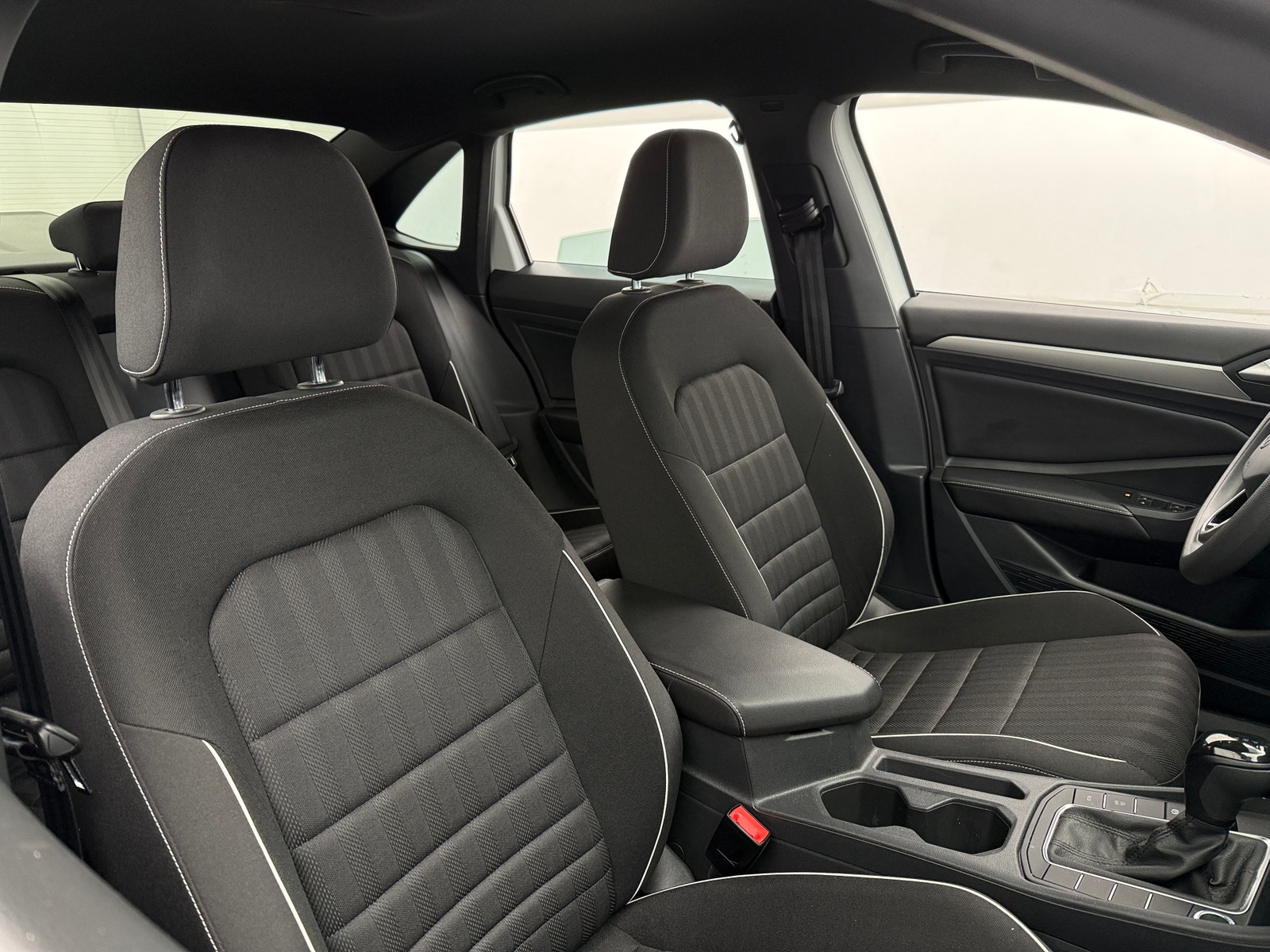 Thumbnail: 2022 Volkswagen Jetta - 2