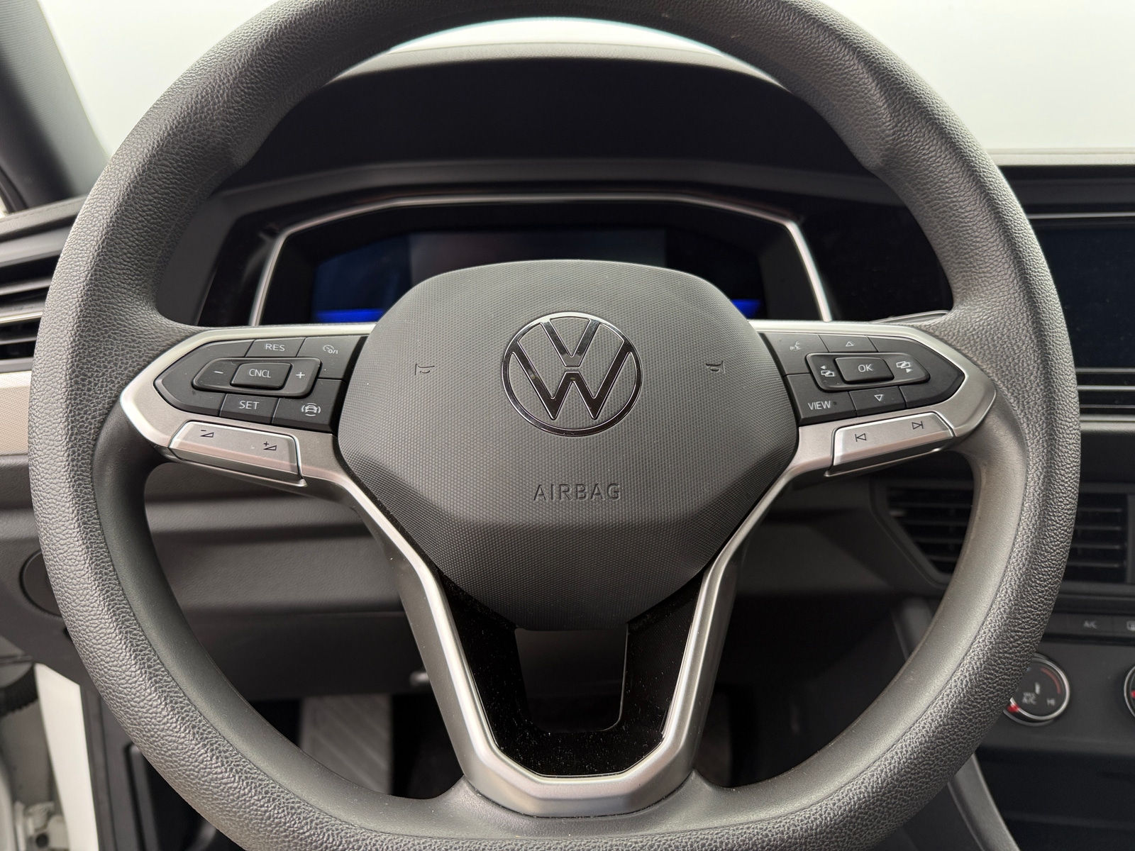 Thumbnail: 2022 Volkswagen Jetta - 5