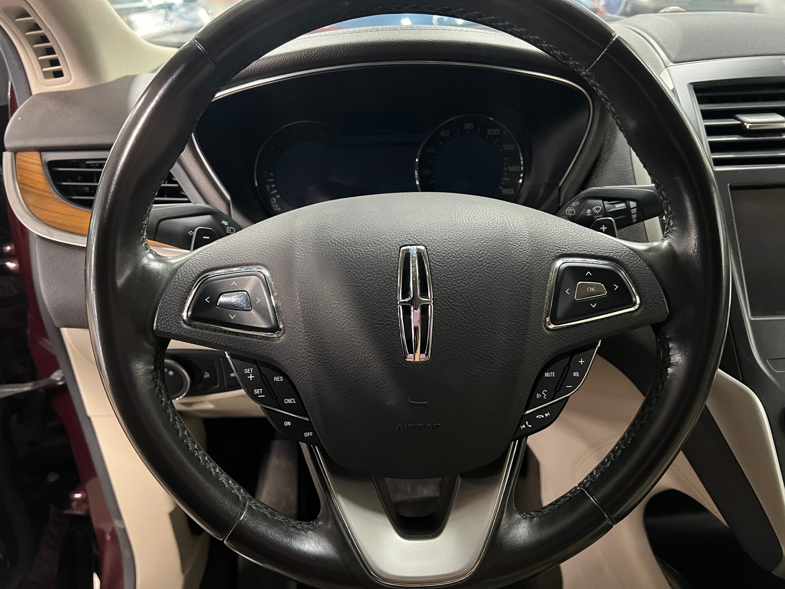 Thumbnail: 2019 Lincoln MKC - 4