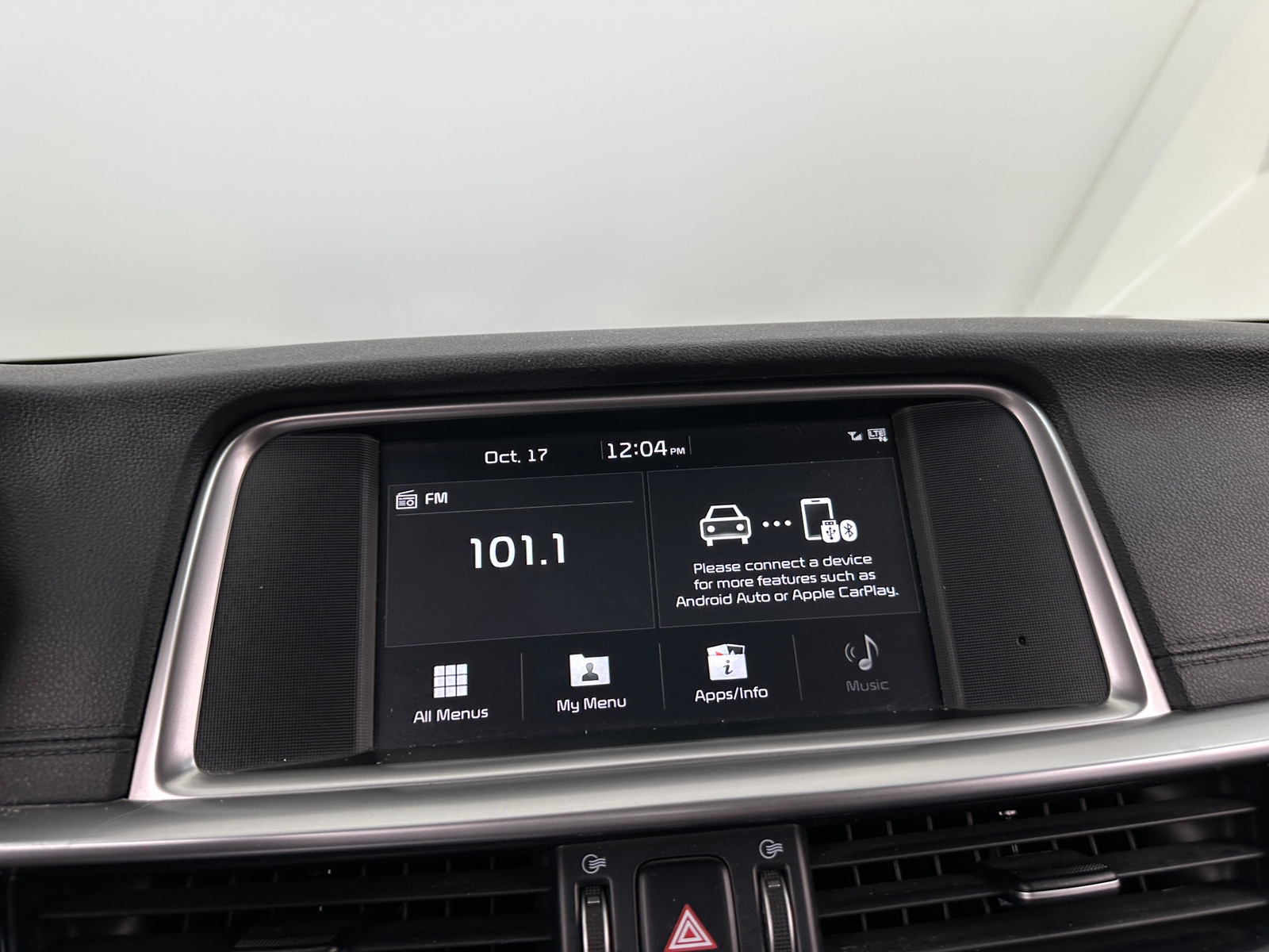 Thumbnail: 2019 Kia Optima - 3