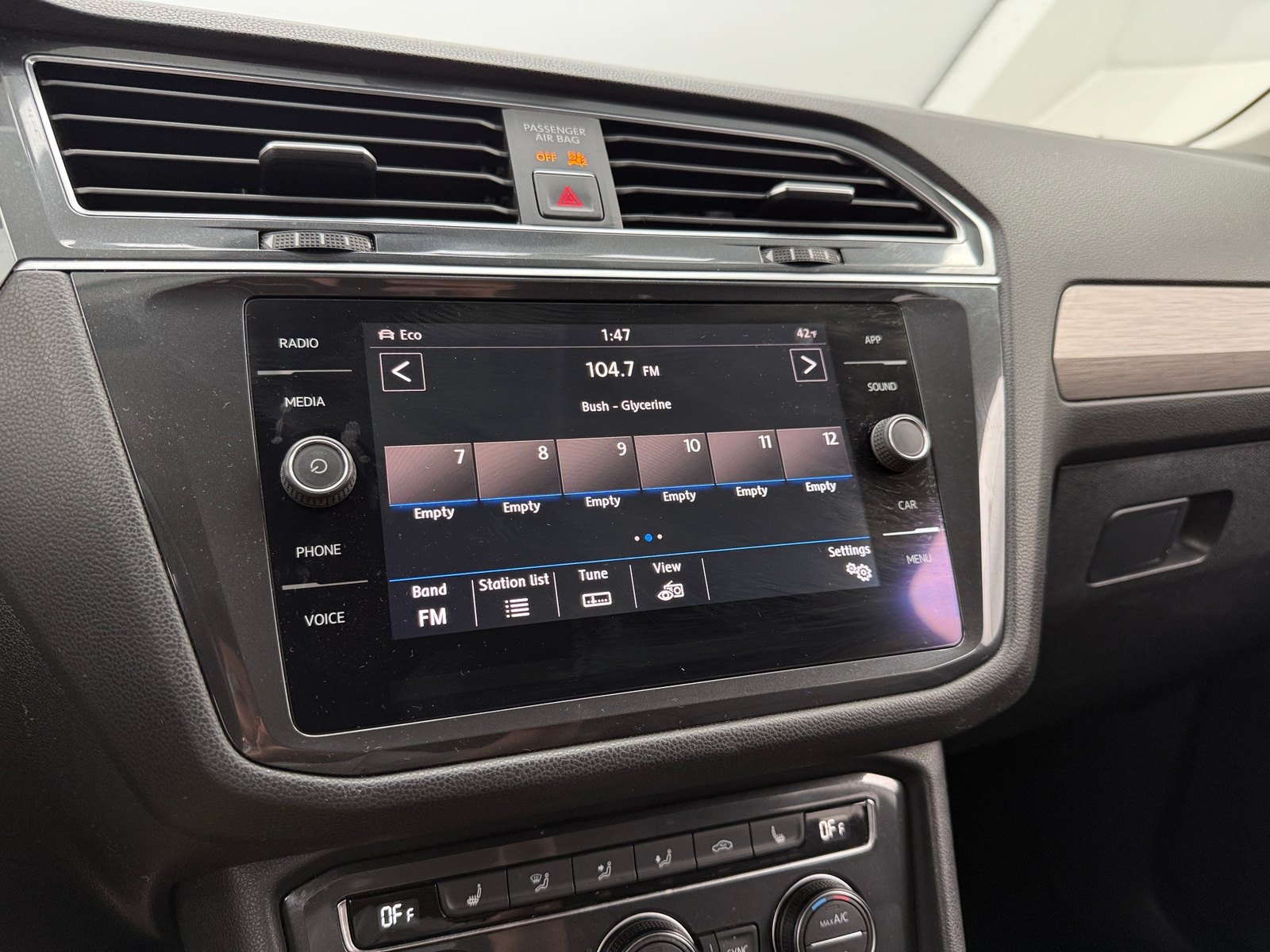 Thumbnail: 2018 Volkswagen Tiguan - 3
