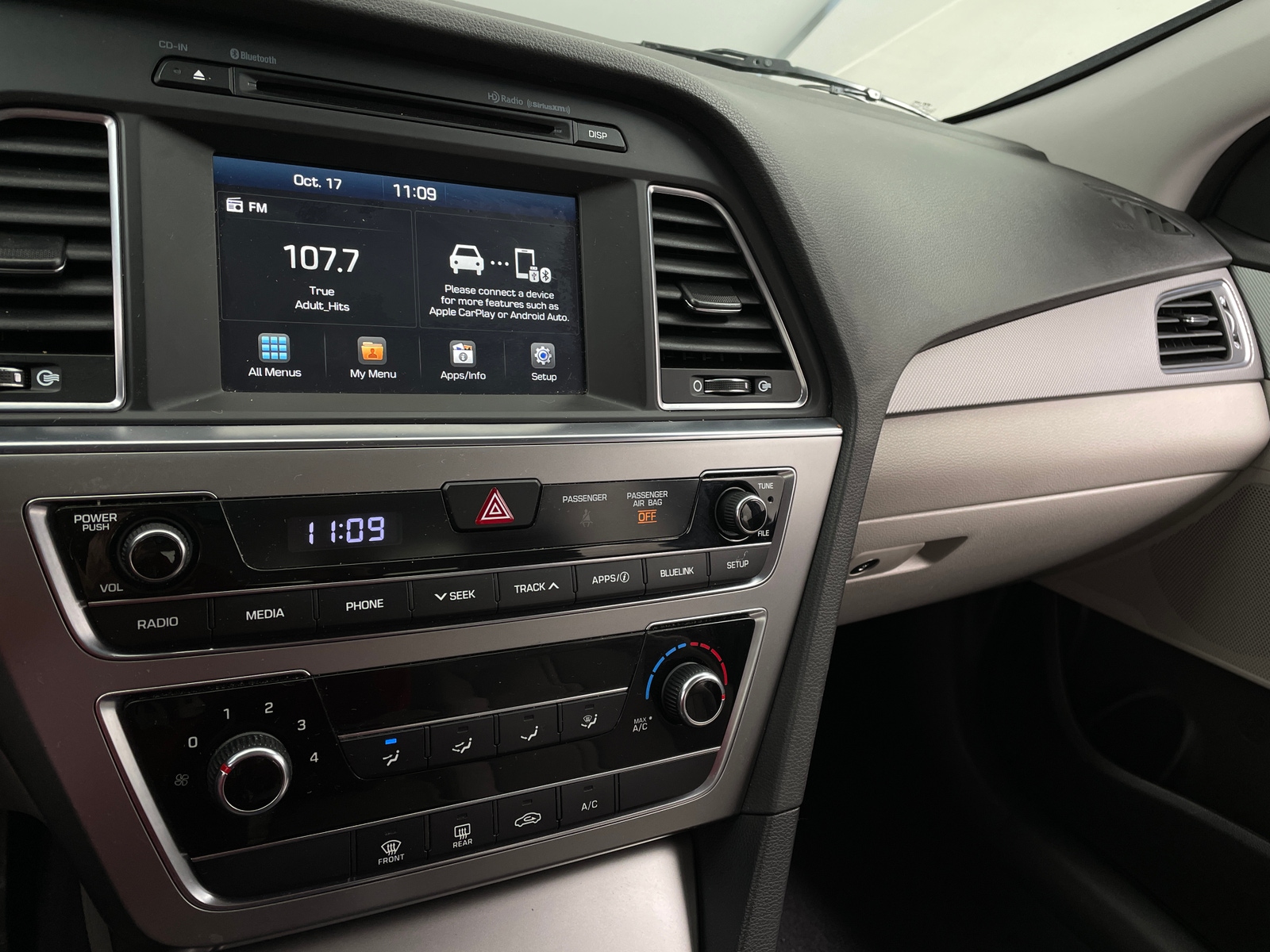 Thumbnail: 2017 Hyundai Sonata - 4