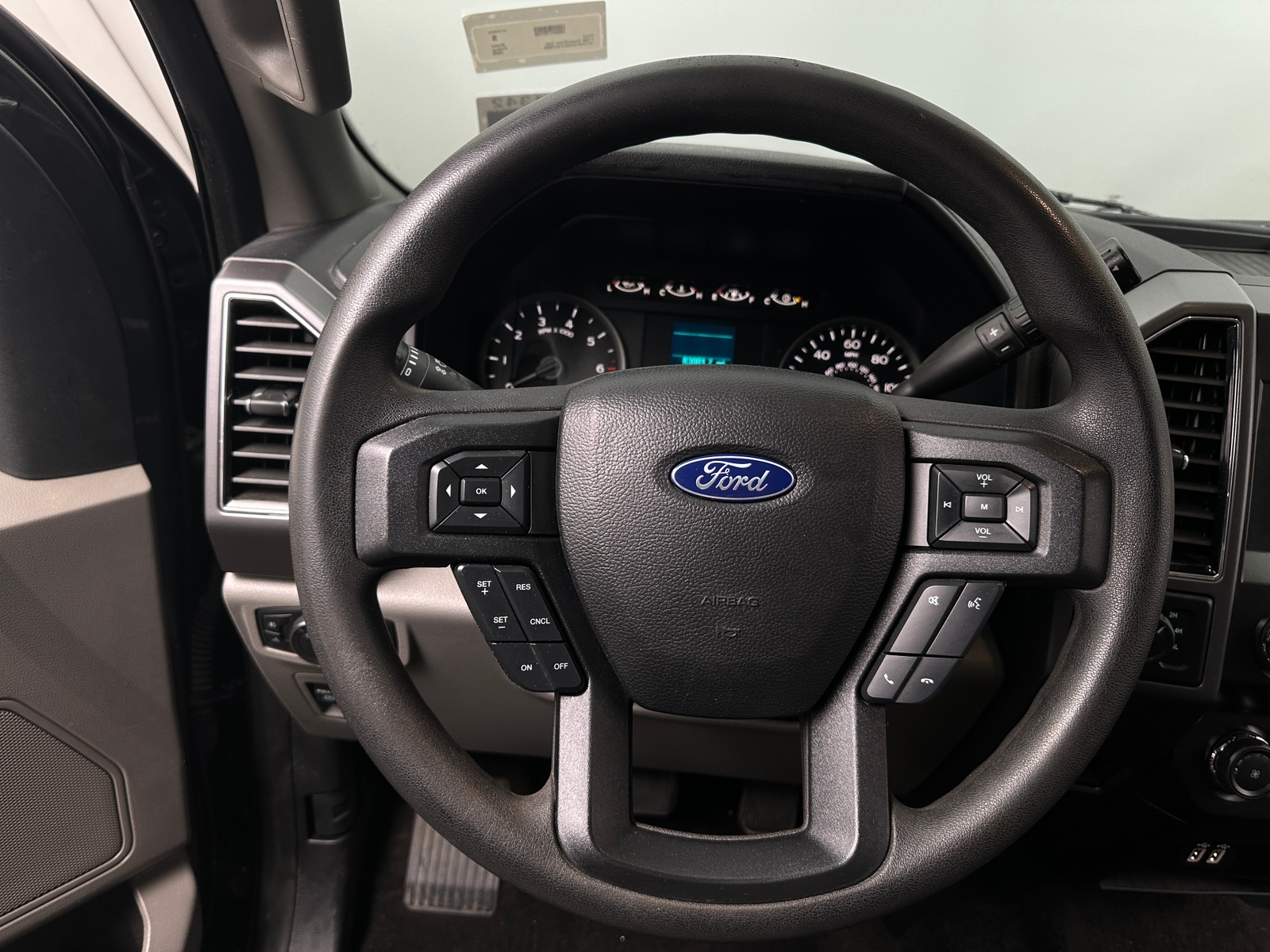 Thumbnail: 2020 Ford Econoline - 5