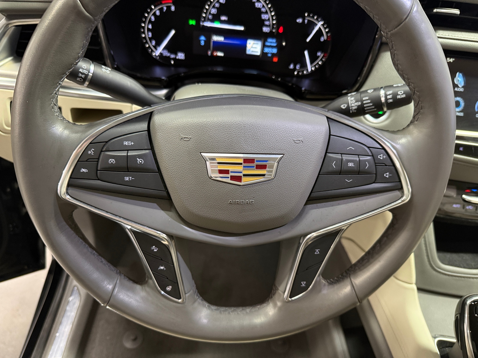 Thumbnail: 2019 Cadillac XT5 - 4