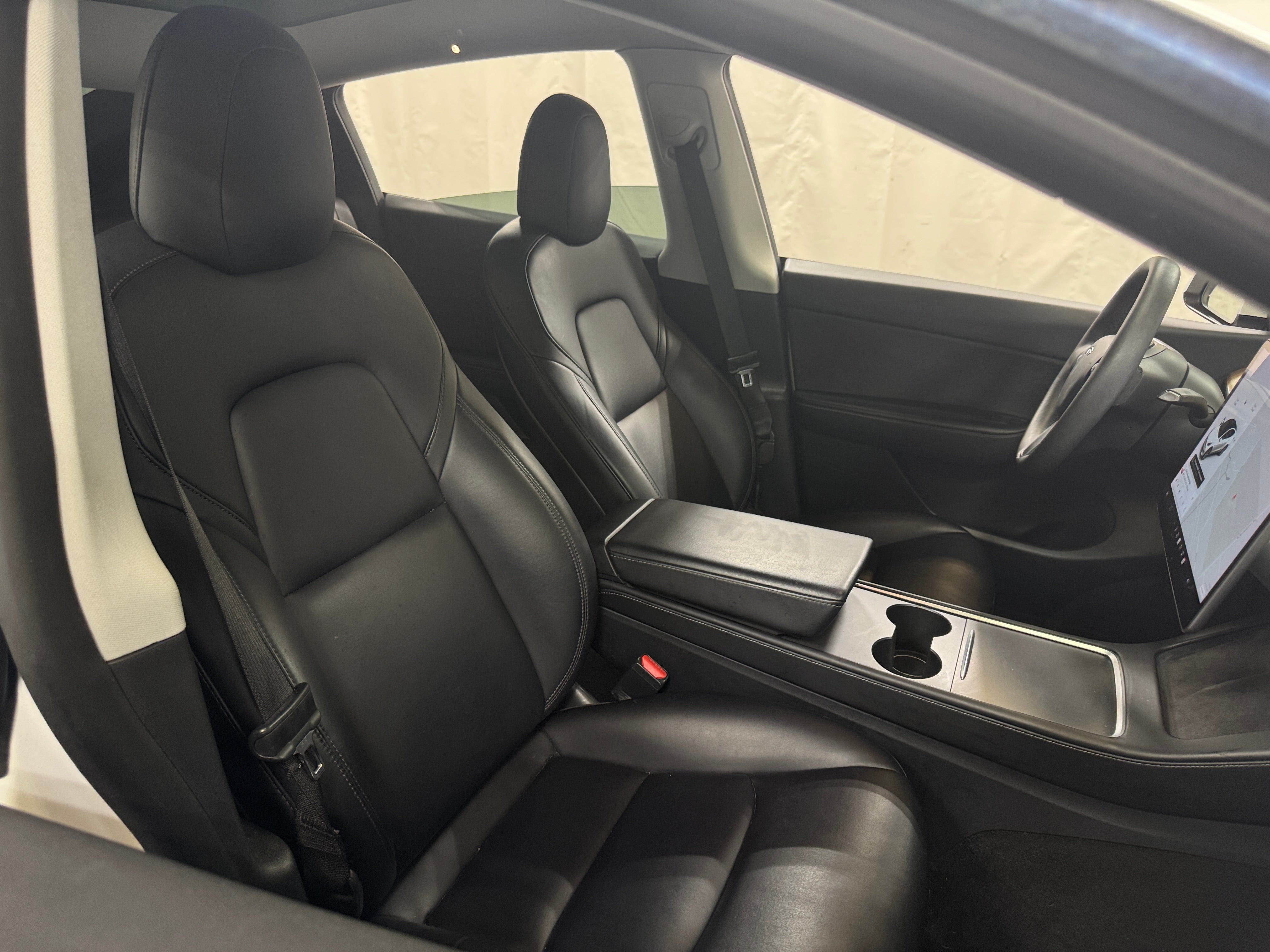 Used 2021 Tesla Model Y Long Range with VIN 5YJYGDEE9MF229777 for sale in Oak Creek, WI