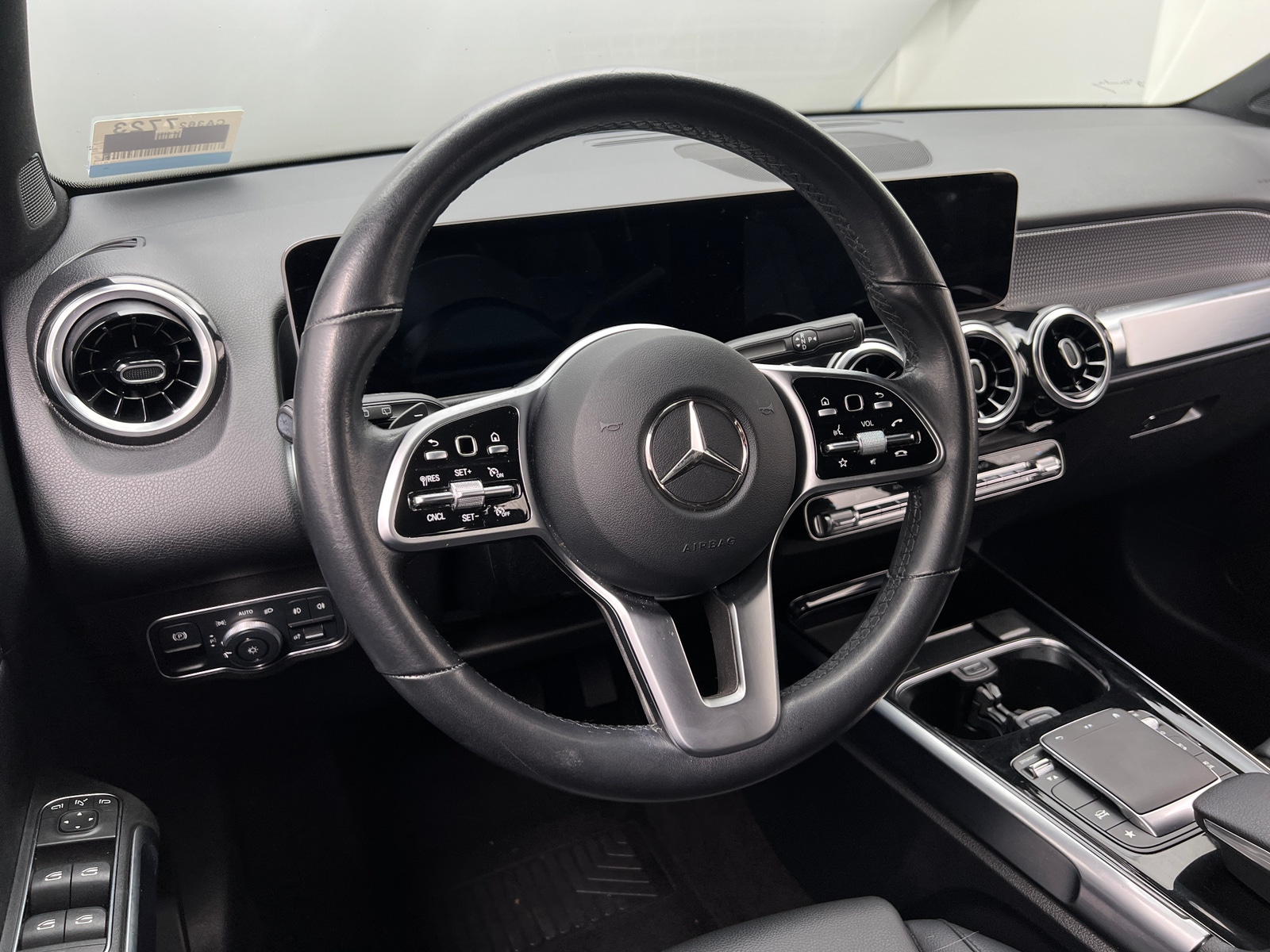 Thumbnail: 2021 Mercedes-Benz GLB - 4