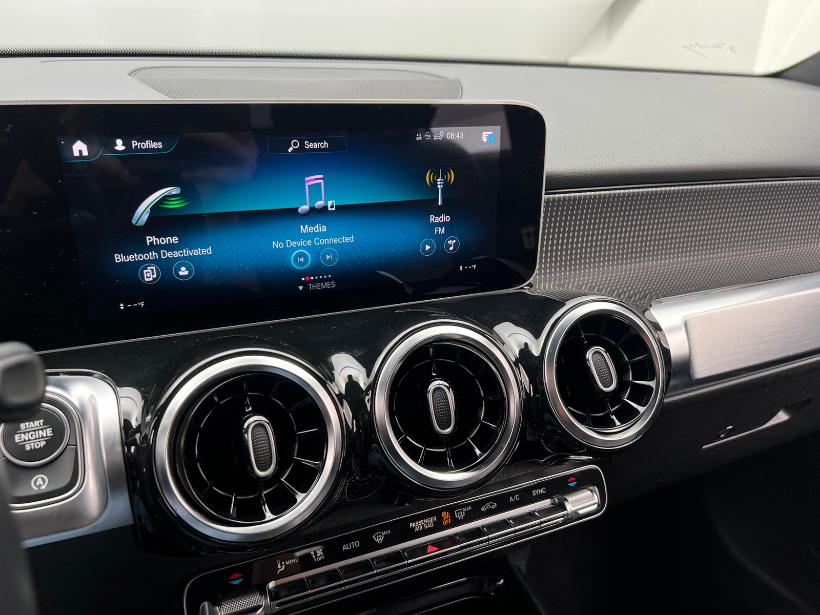 Thumbnail: 2021 Mercedes-Benz GLB - 3