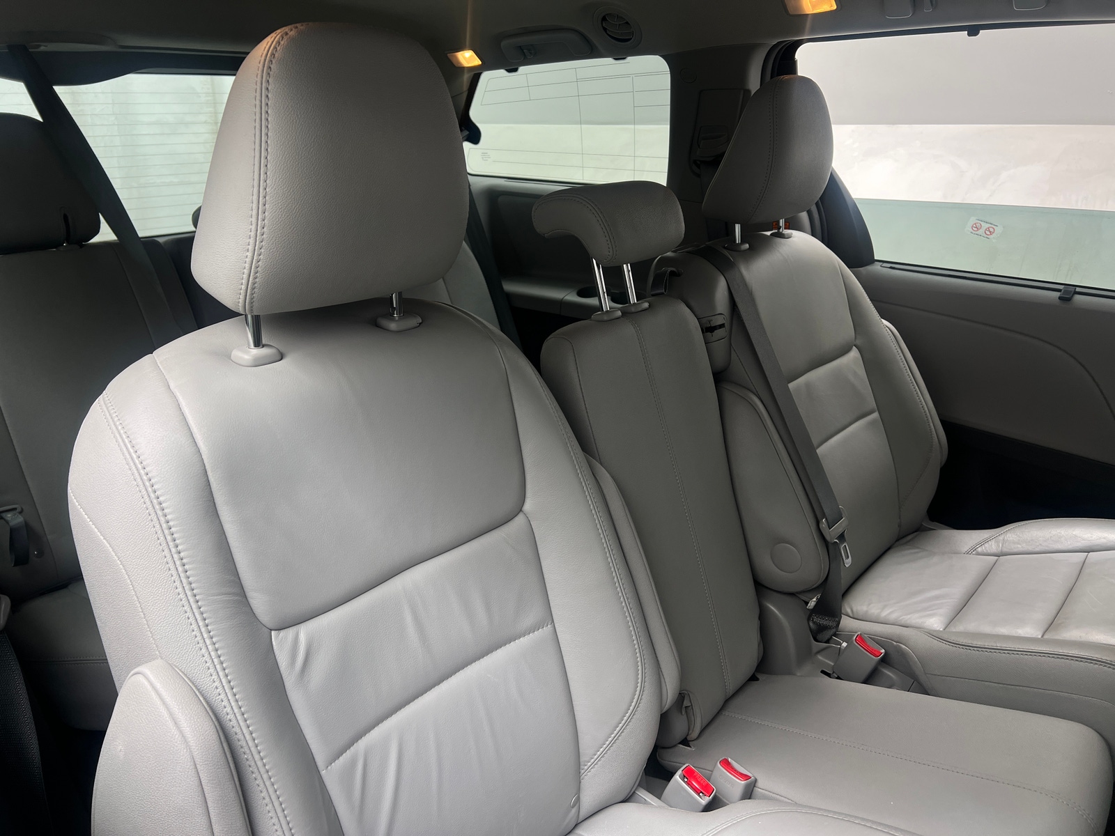Thumbnail: 2016 Toyota Sienna - 5