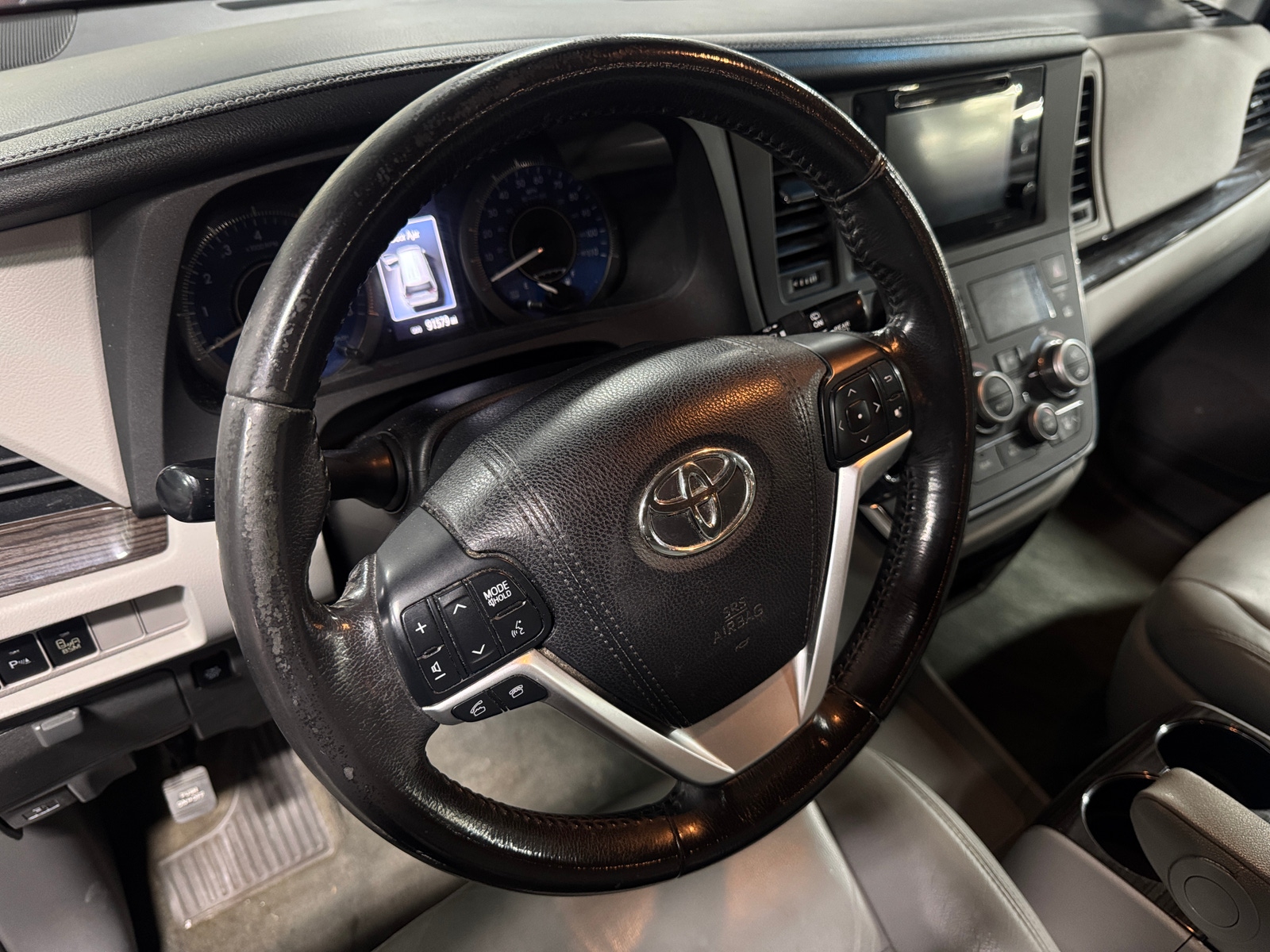 Thumbnail: 2016 Toyota Sienna - 4
