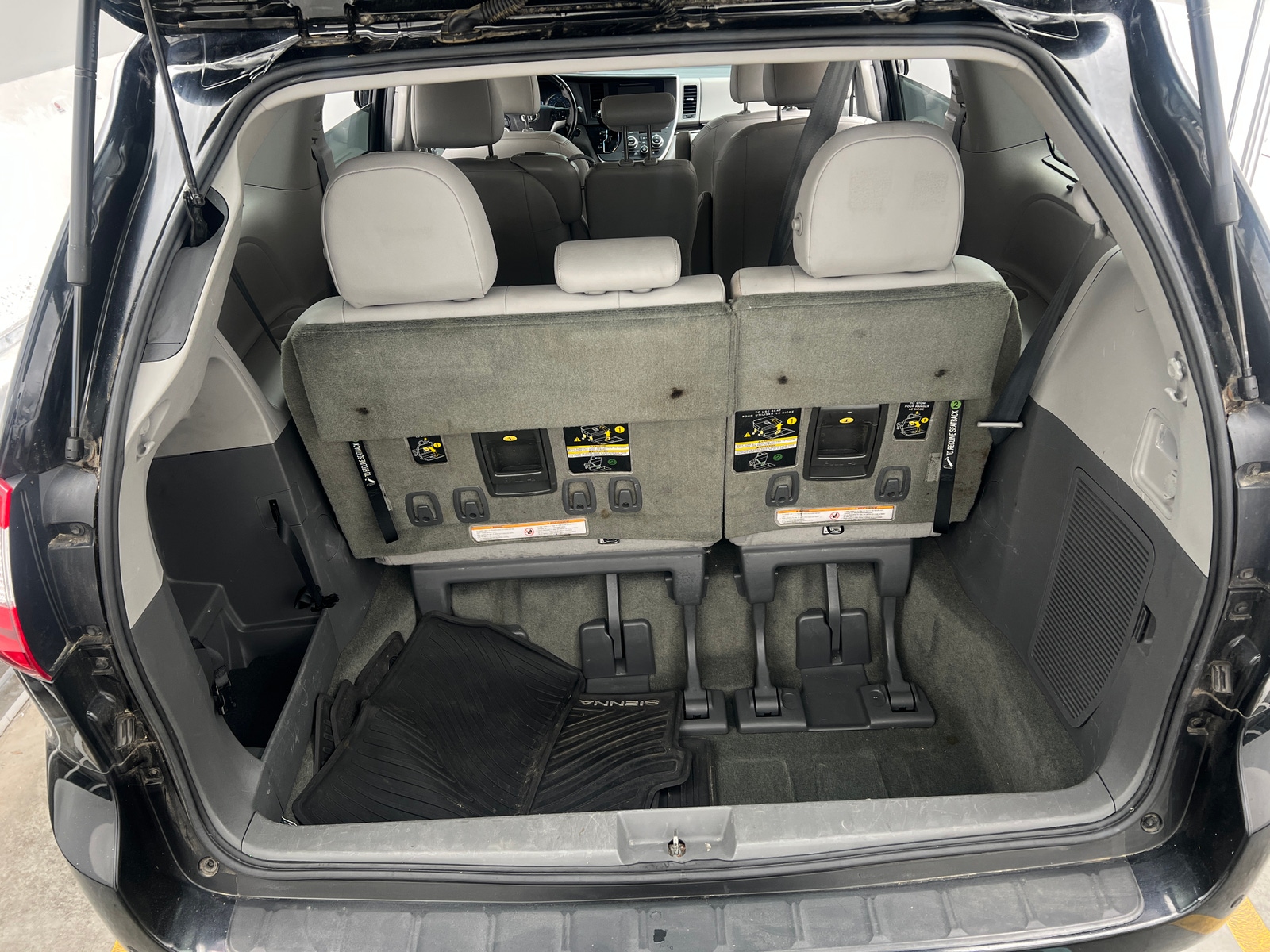 Thumbnail: 2016 Toyota Sienna - 6