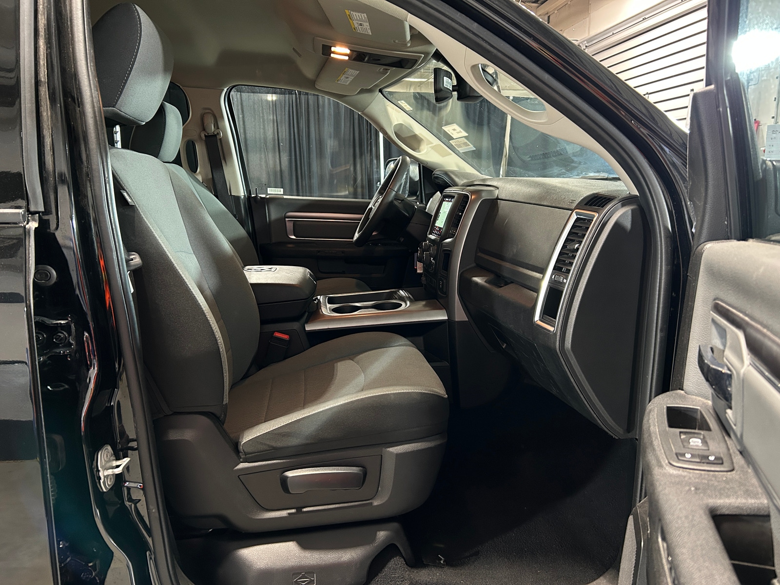 Thumbnail: 2023 RAM 1500 Classic - 2