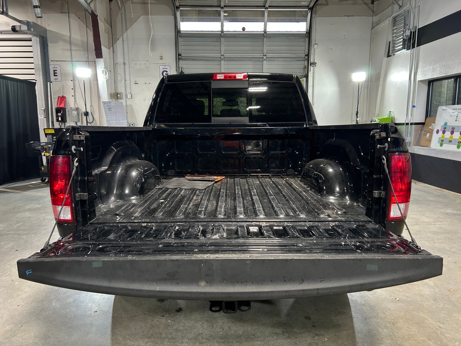 Thumbnail: 2023 RAM 1500 Classic - 7