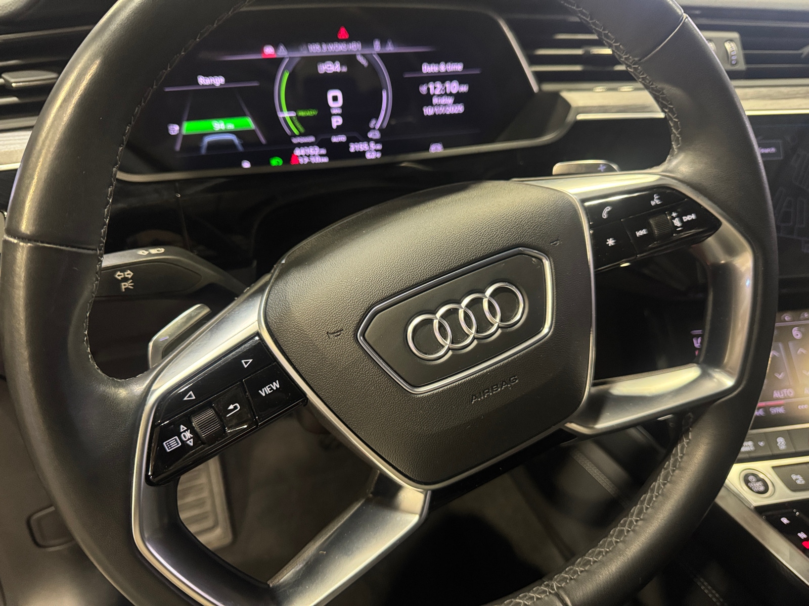 Thumbnail: 2021 Audi e-tron S - 4
