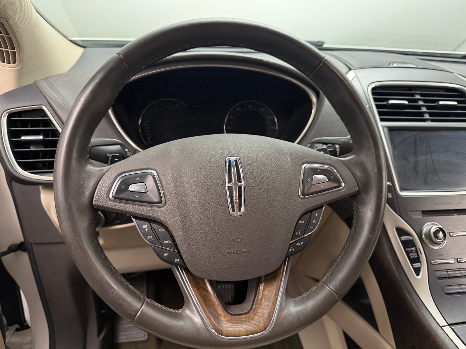 Thumbnail: 2016 Lincoln MKX - 4