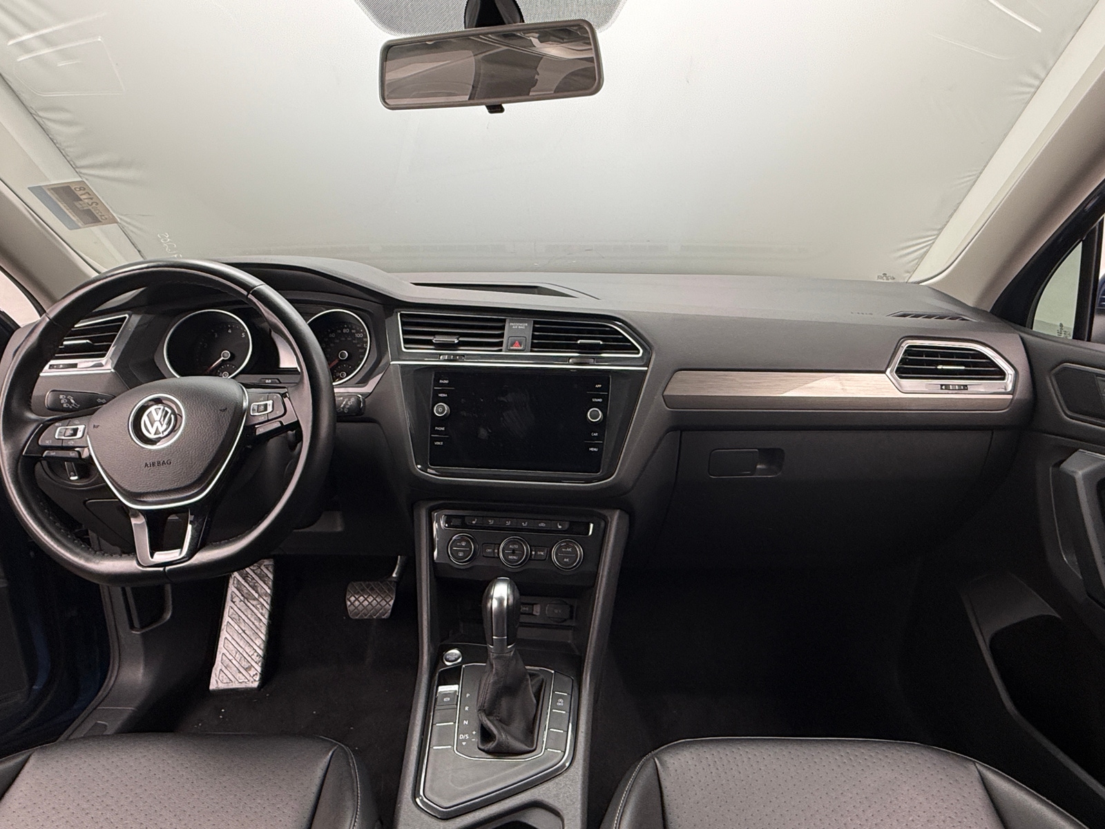 Thumbnail: 2019 Volkswagen Tiguan - 2