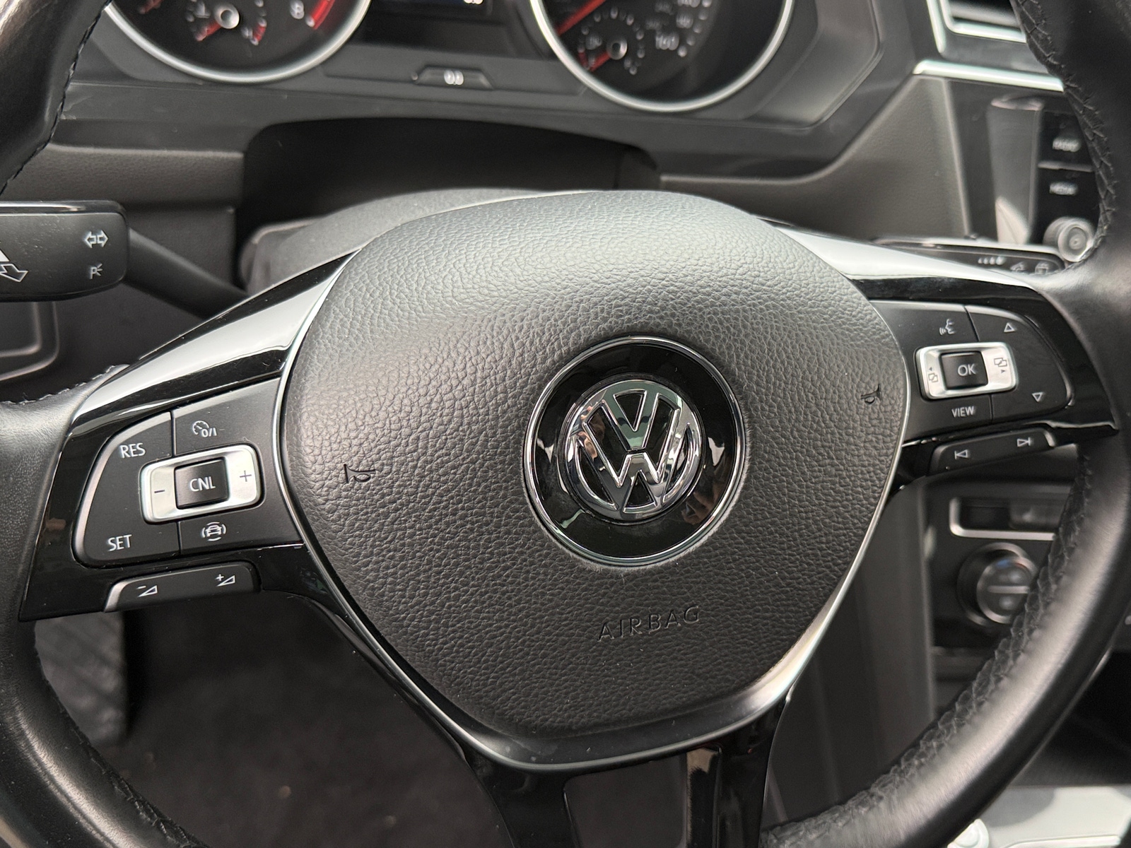 Thumbnail: 2019 Volkswagen Tiguan - 4