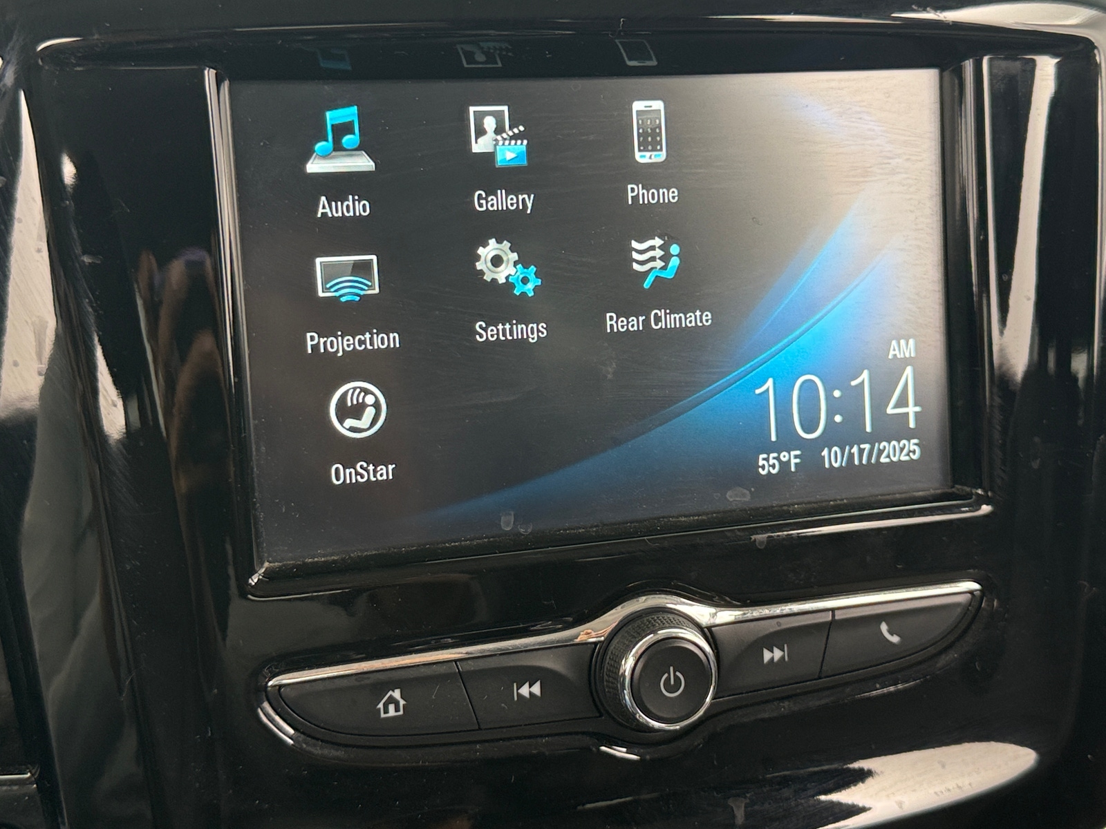 Thumbnail: 2018 Chevrolet Traverse - 4