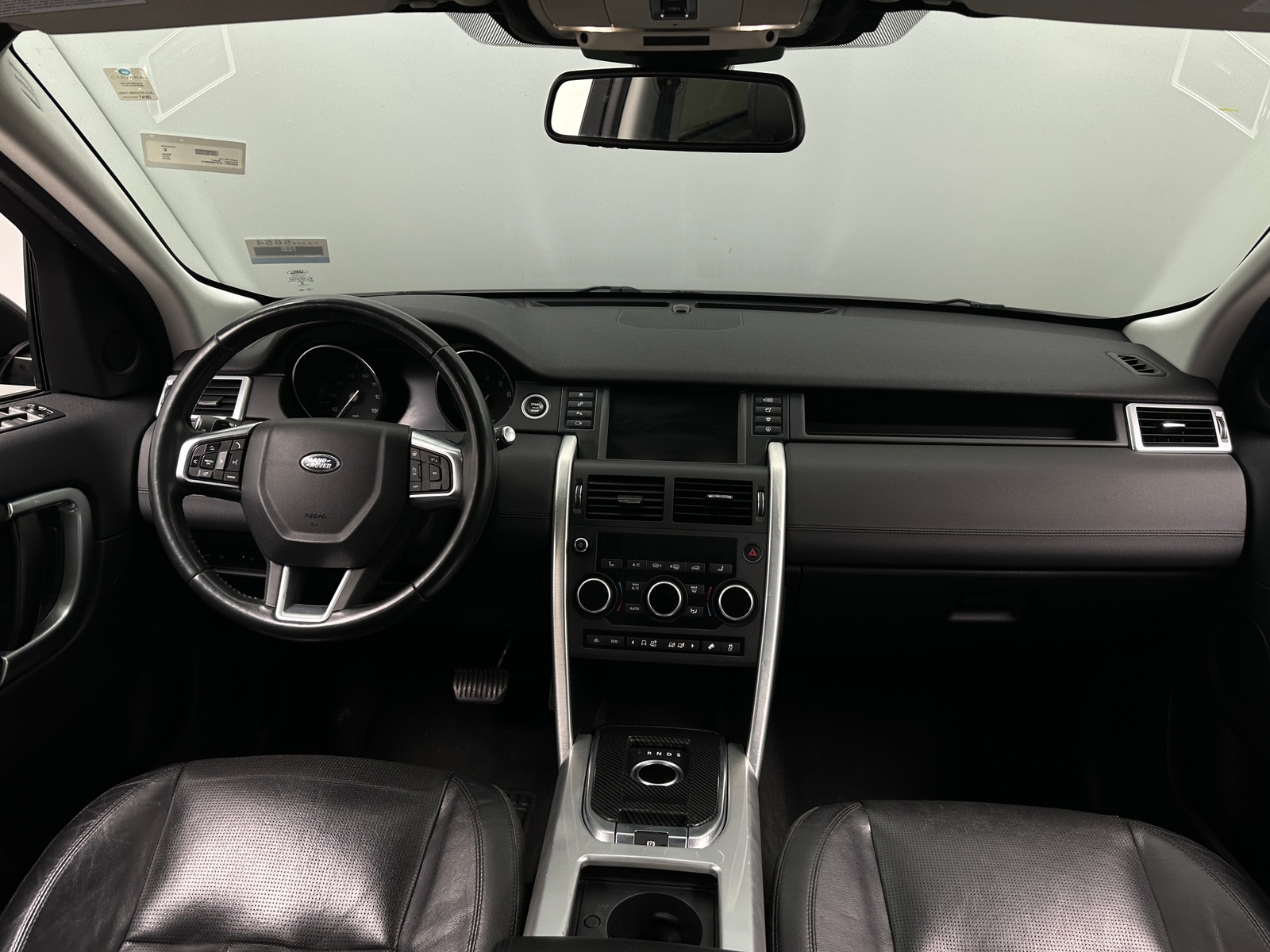 Thumbnail: 2015 Land Rover Discovery Sport - 2