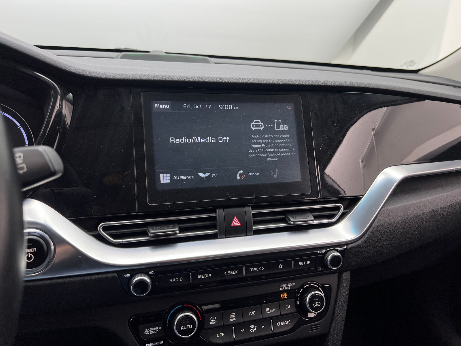 Thumbnail: 2020 Kia Niro - 4