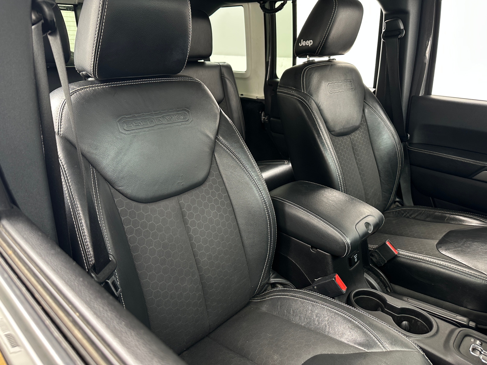 Thumbnail: 2016 Jeep Wrangler - 2