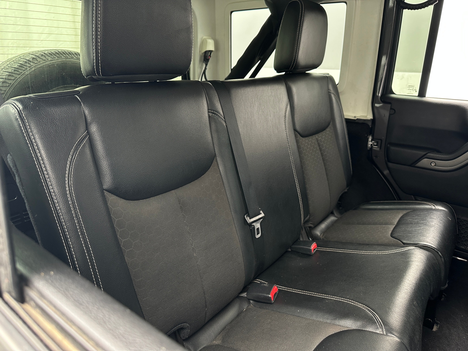 Thumbnail: 2016 Jeep Wrangler - 6