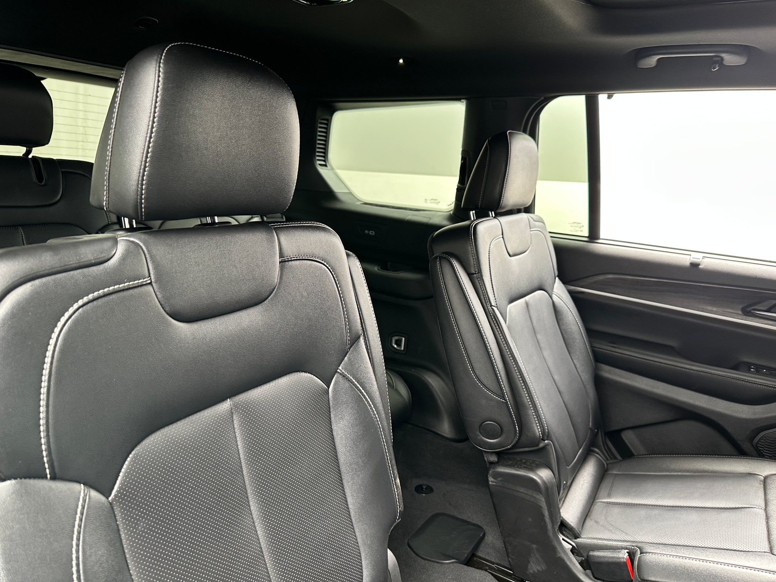 Thumbnail: 2024 Jeep Grand Cherokee L - 5
