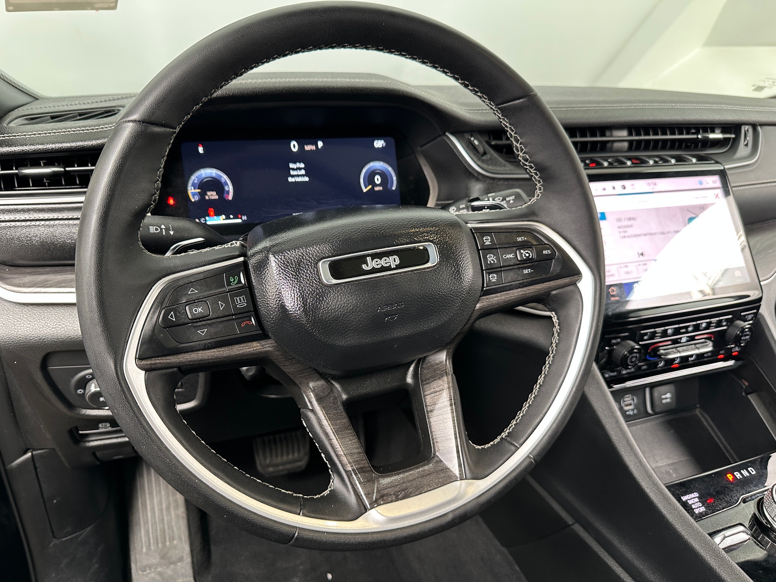 Thumbnail: 2024 Jeep Grand Cherokee L - 4