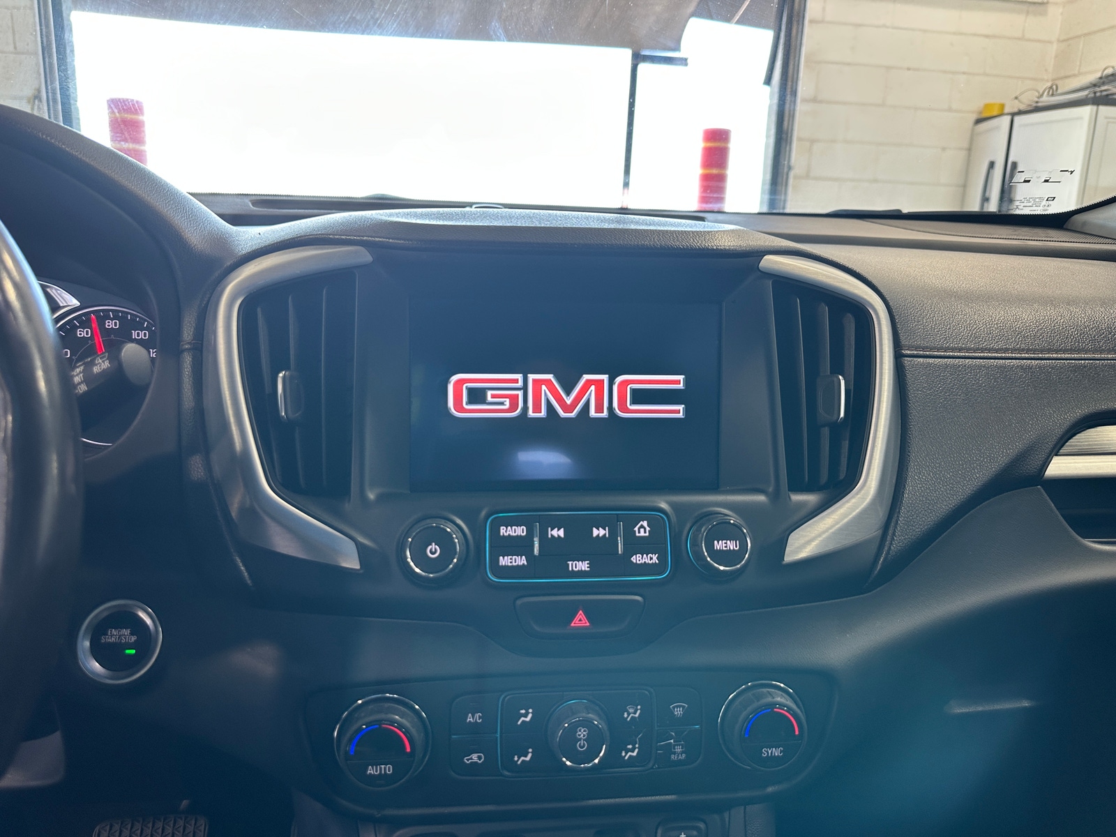 Thumbnail: 2018 GMC Terrain - 3