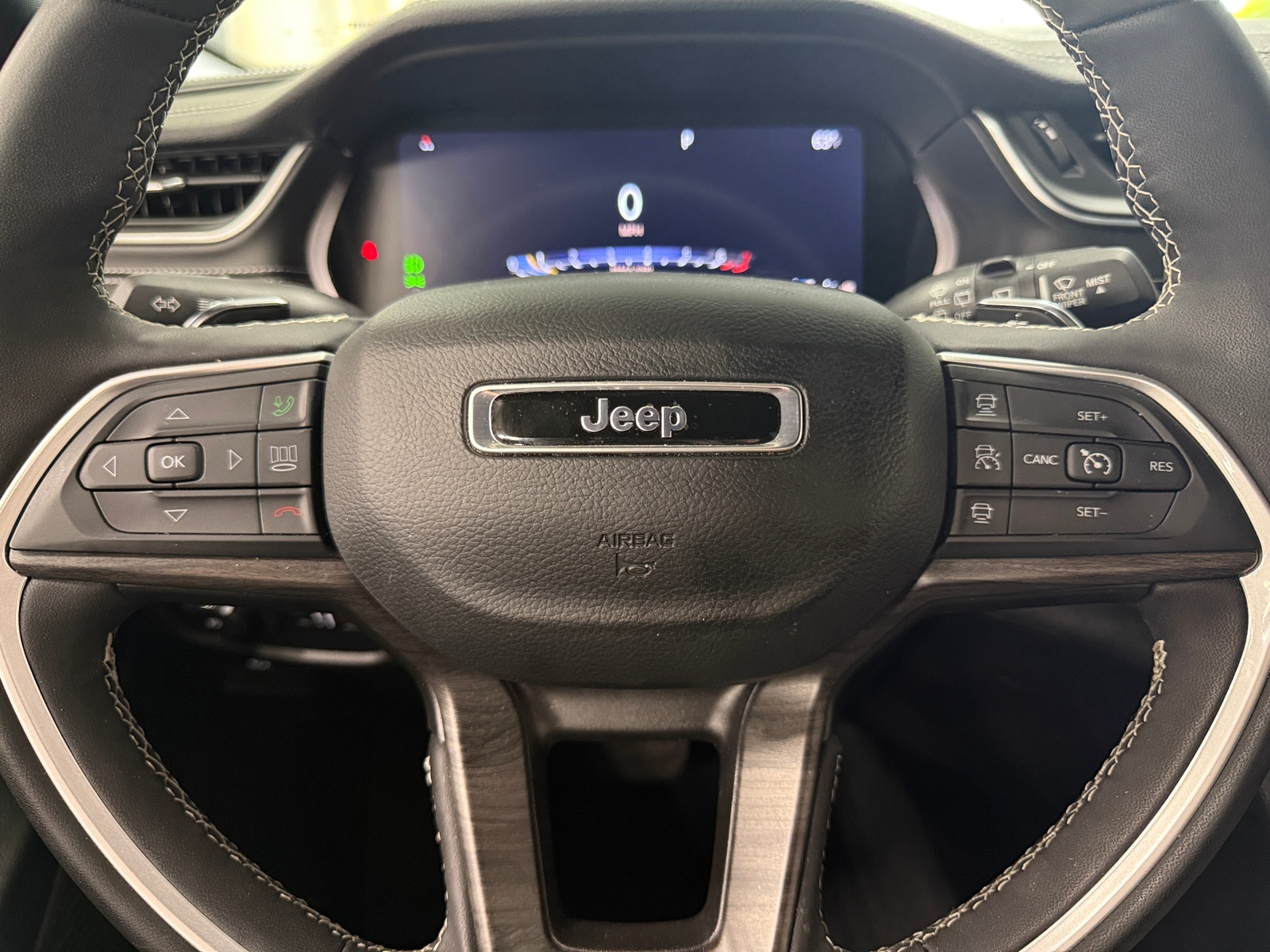 Thumbnail: 2024 Jeep Grand Cherokee L - 4