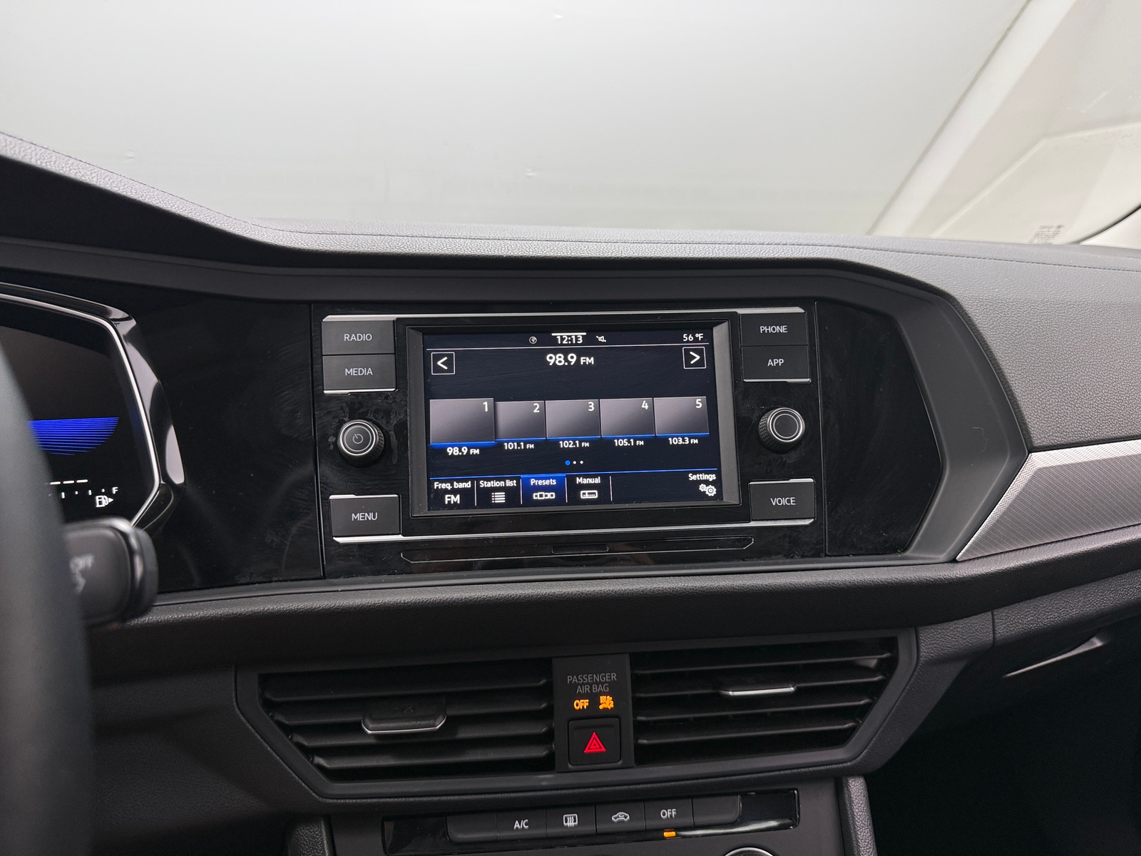 Thumbnail: 2024 Volkswagen Jetta - 4