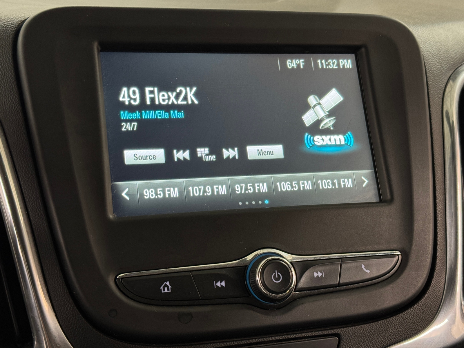 Thumbnail: 2018 Chevrolet Equinox - 4