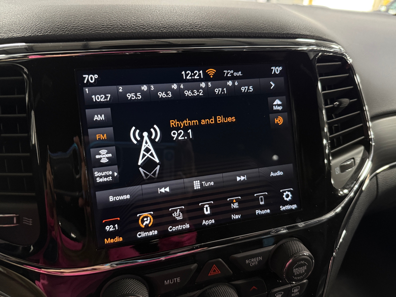 Thumbnail: 2021 Jeep Grand Cherokee - 3