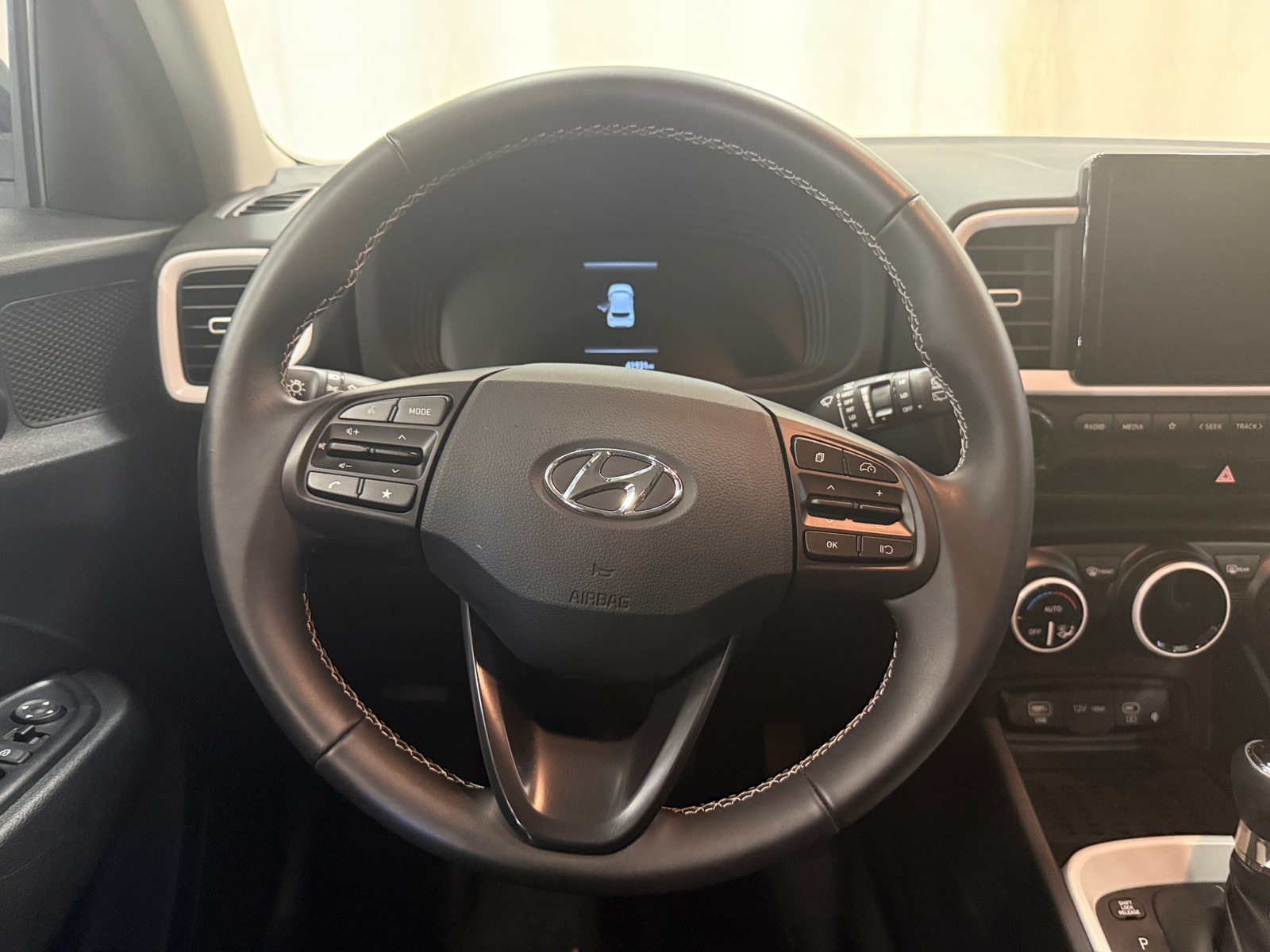 Thumbnail: 2023 Hyundai Venue - 5