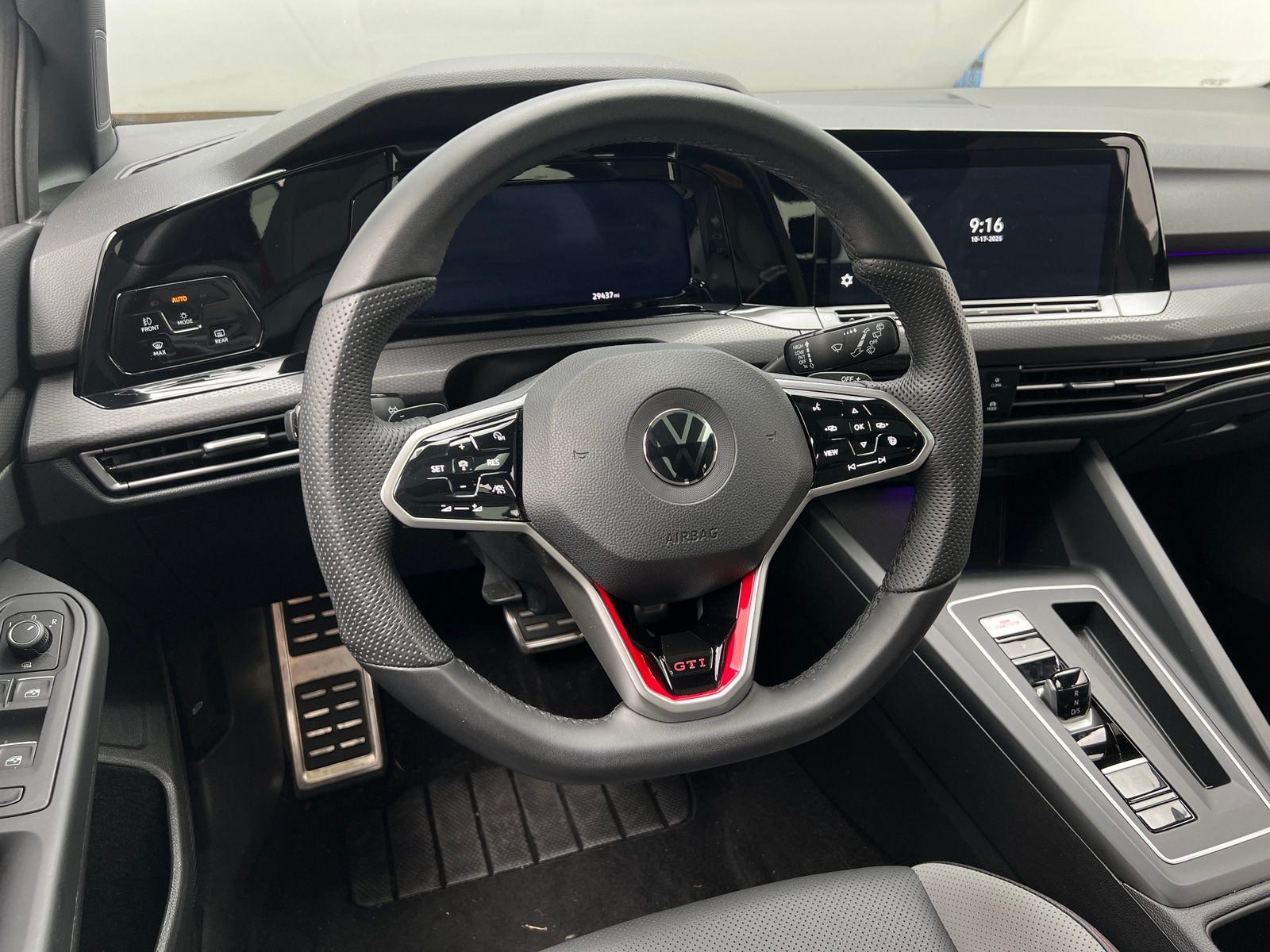 Thumbnail: 2022 Volkswagen Golf - 4