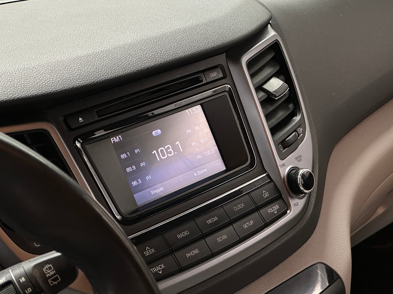 Thumbnail: 2017 Hyundai Tucson - 4