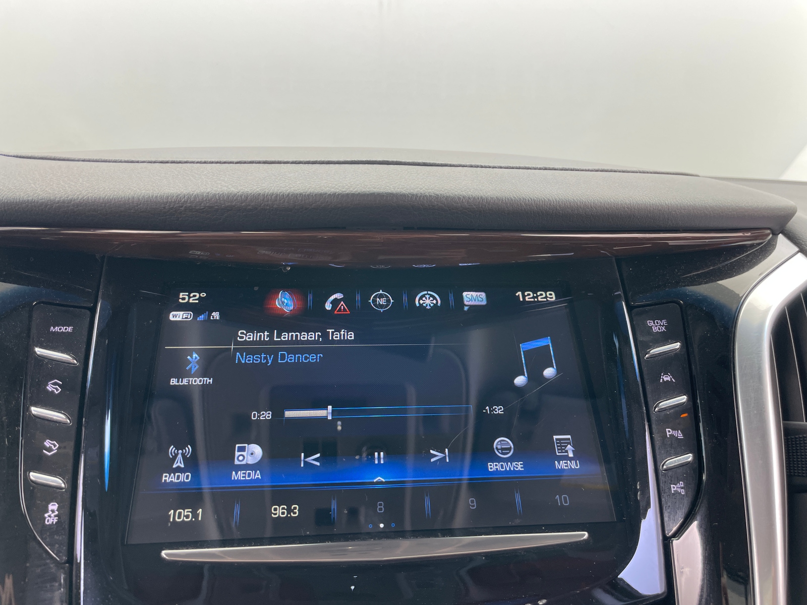 Thumbnail: 2020 Cadillac Escalade - 3