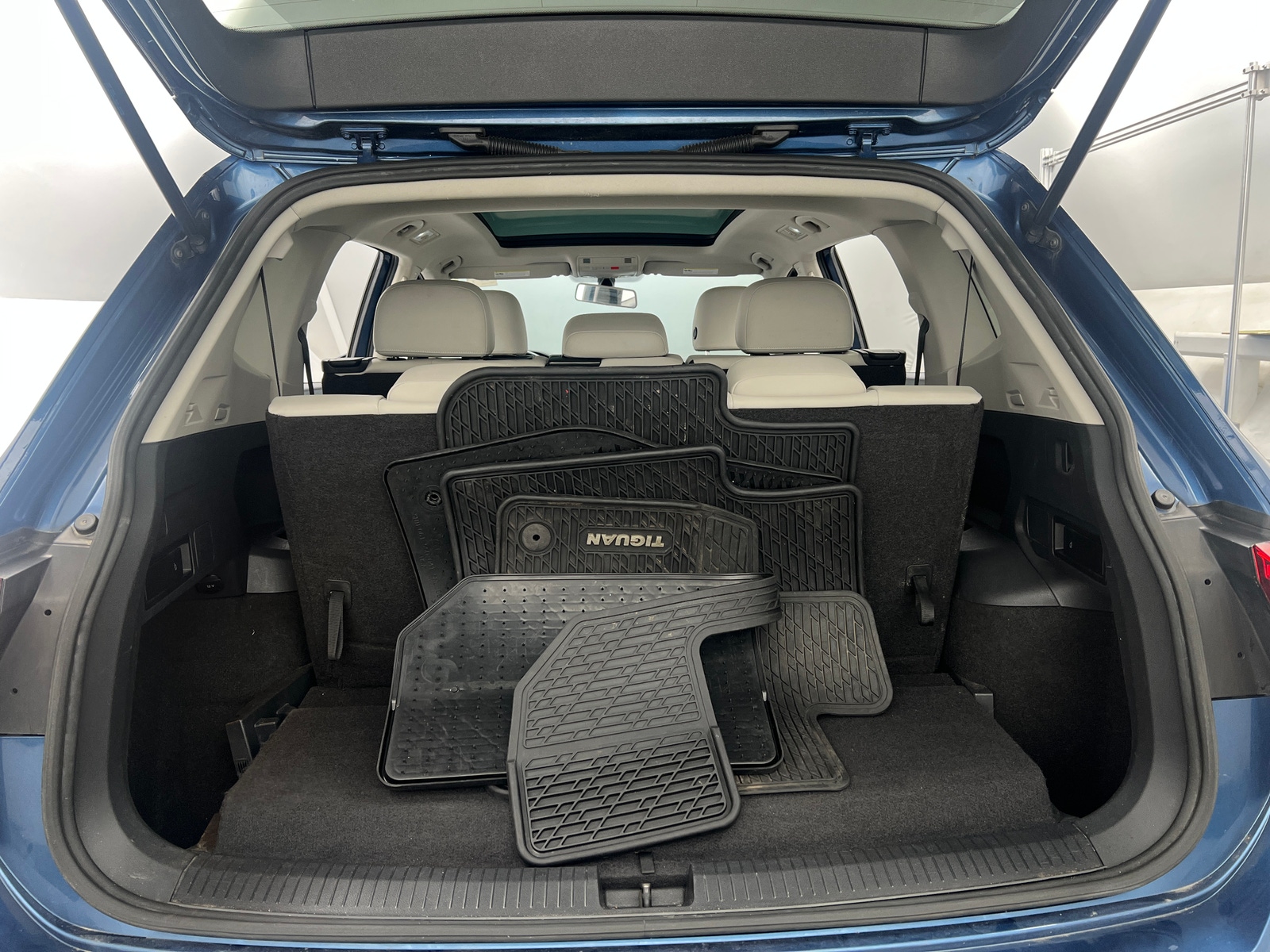 Thumbnail: 2018 Volkswagen Tiguan - 6