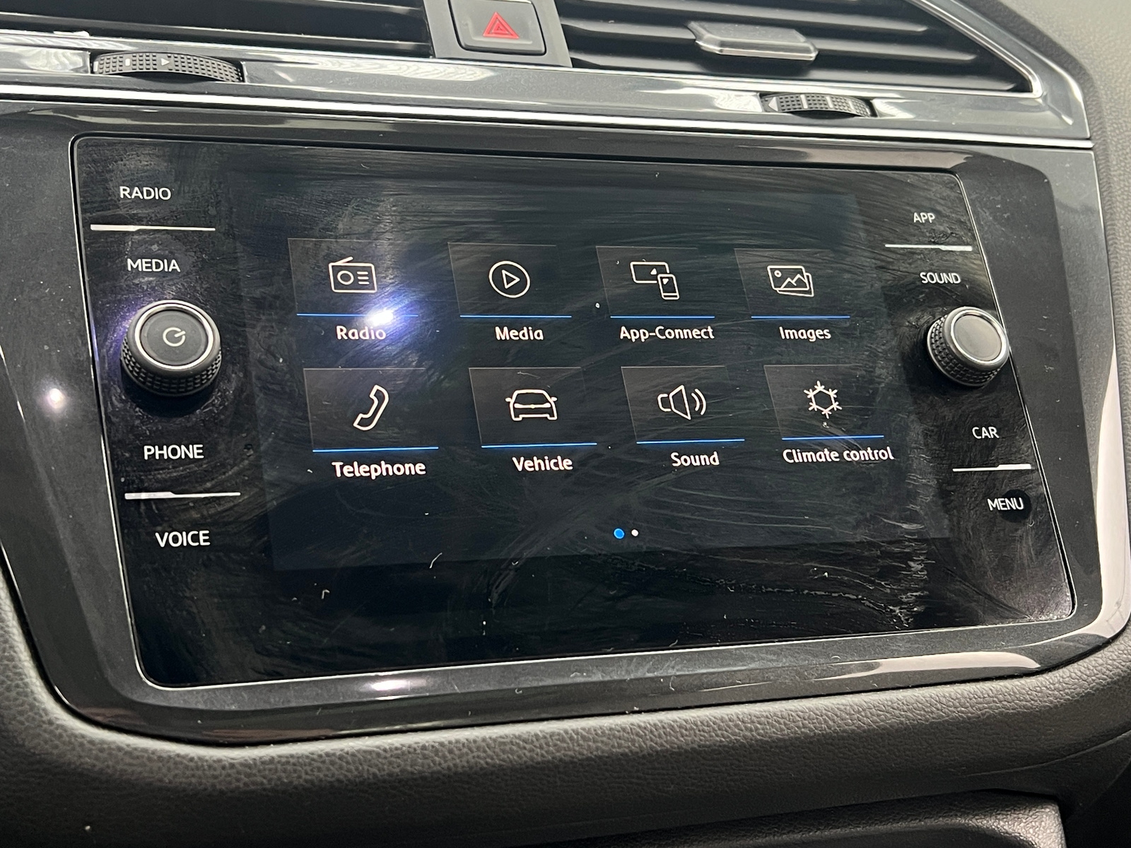 Thumbnail: 2018 Volkswagen Tiguan - 3