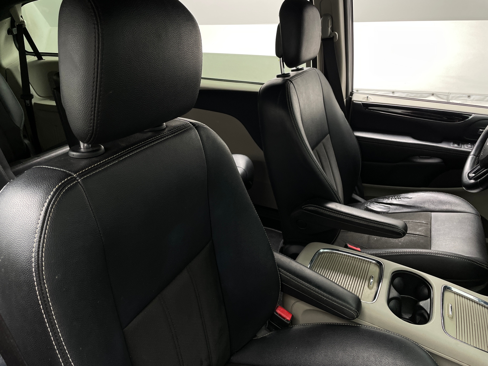 Thumbnail: 2019 Dodge Grand Caravan - 2