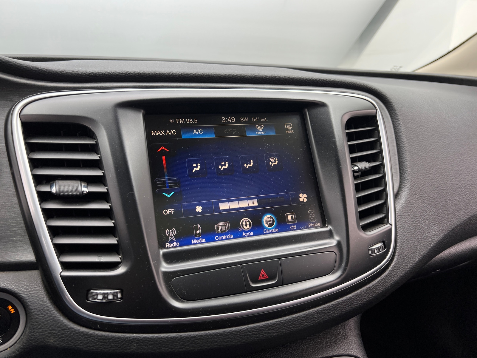 Thumbnail: 2016 Chrysler 200 - 4