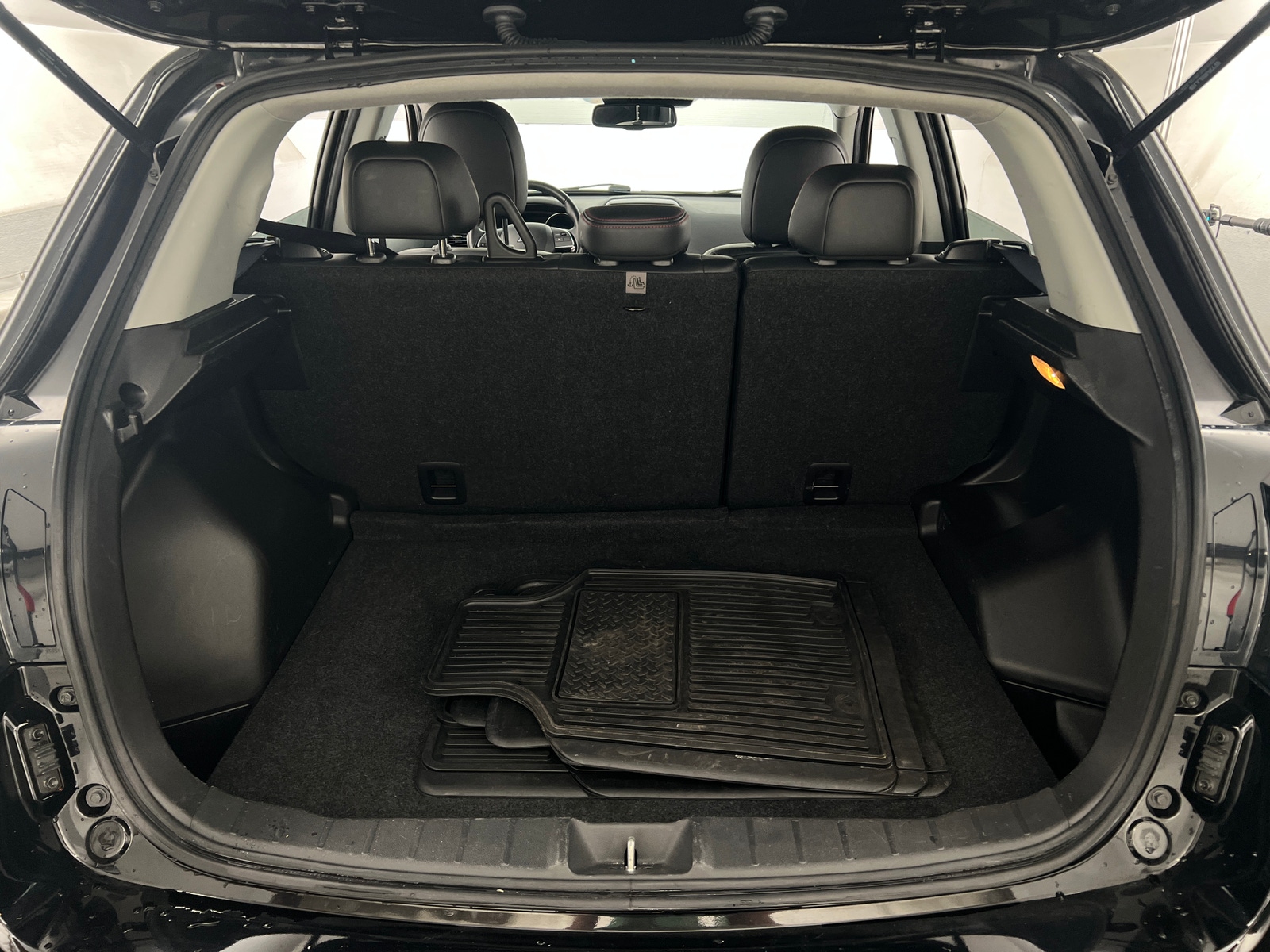 Thumbnail: 2023 Mitsubishi Outlander Sport - 7