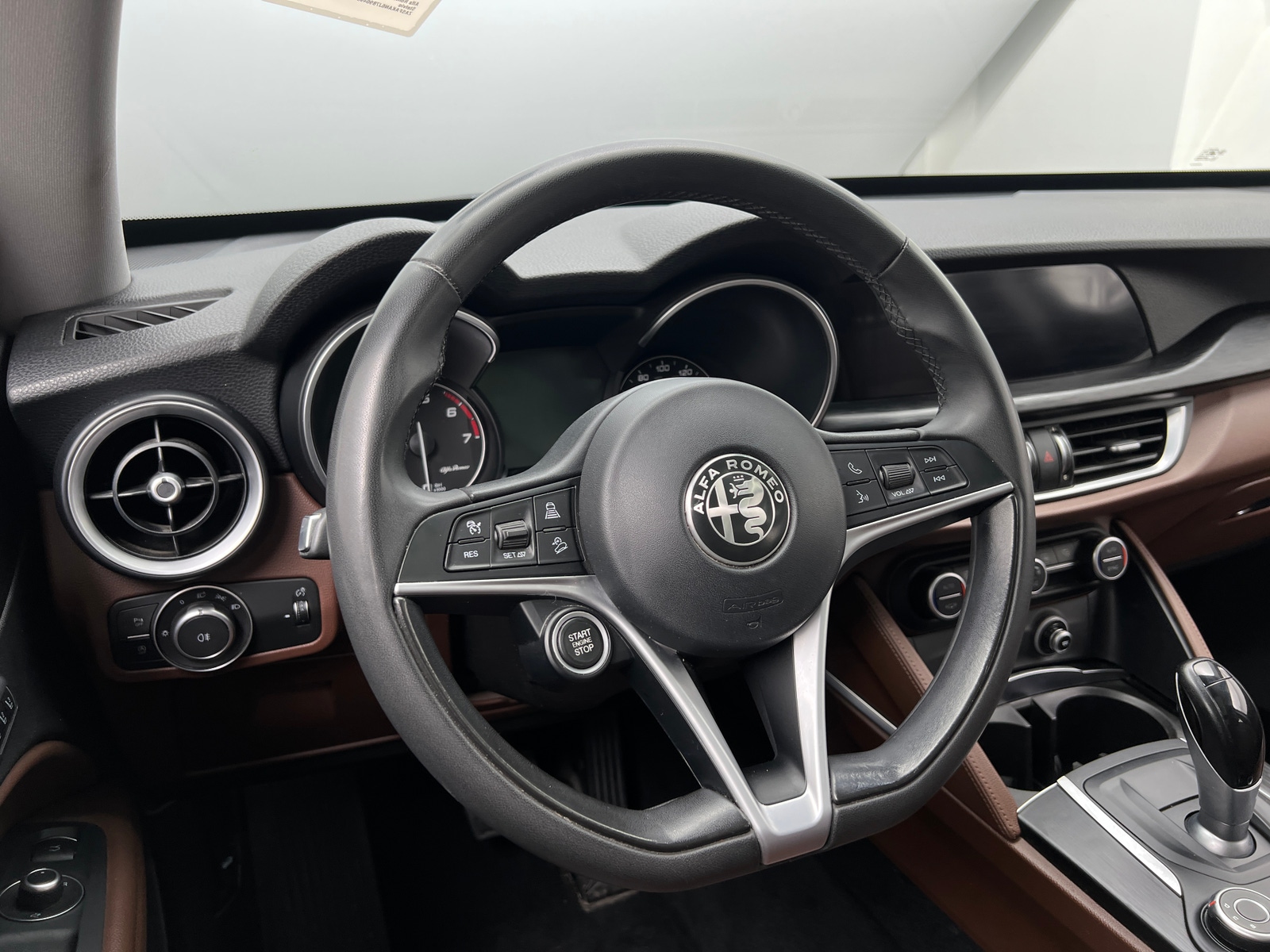 Thumbnail: 2018 Alfa Romeo Stelvio - 4